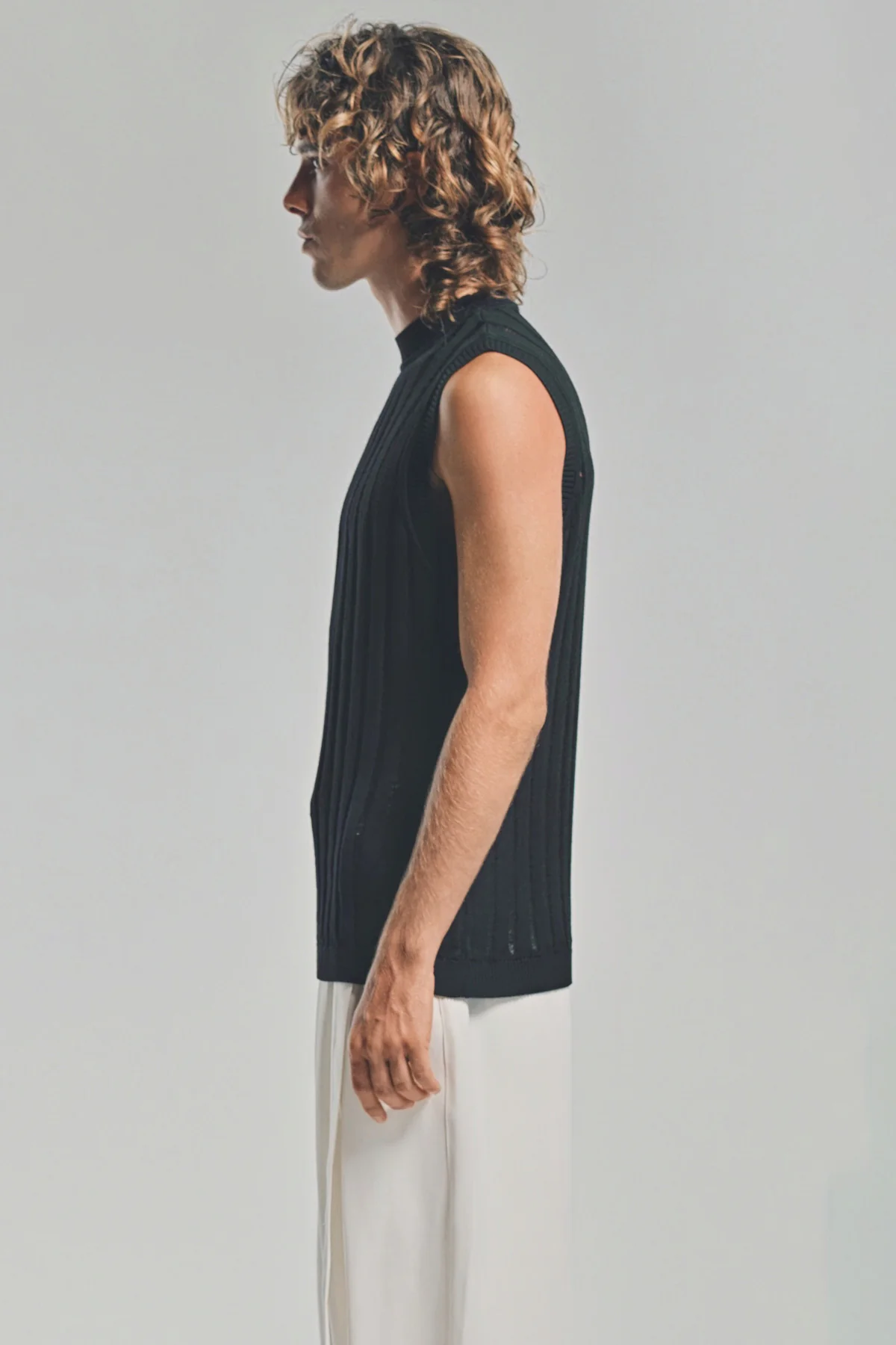 LOUIS GABRIEL NOUCHI | RIBBED SLEEVELESS SWEATER VEST - Image 3