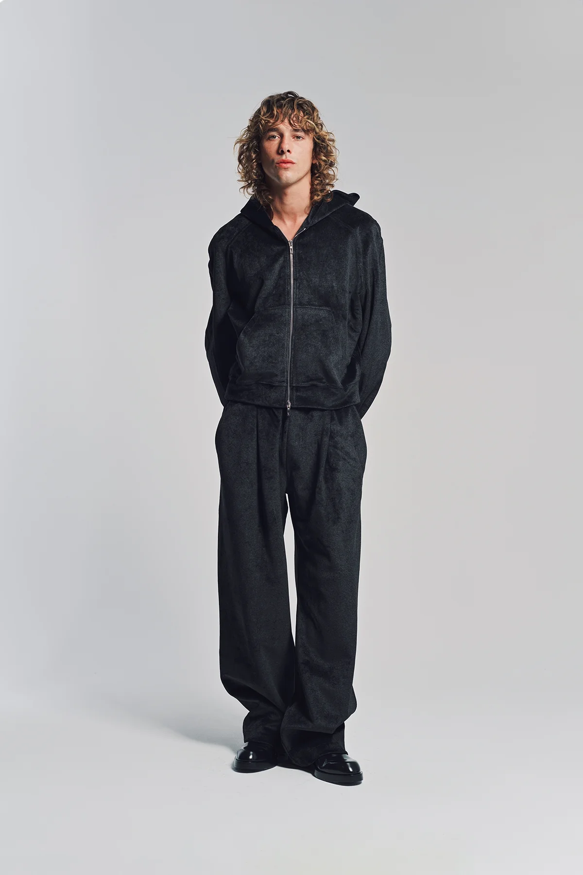LOUIS GABRIEL NOUCHI | VELVET SWEATPANTS