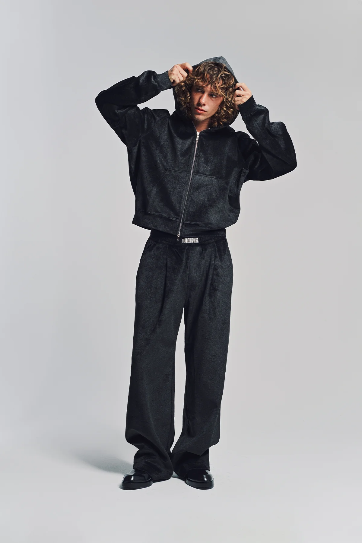 LOUIS GABRIEL NOUCHI | VELVET SWEATSHIRT