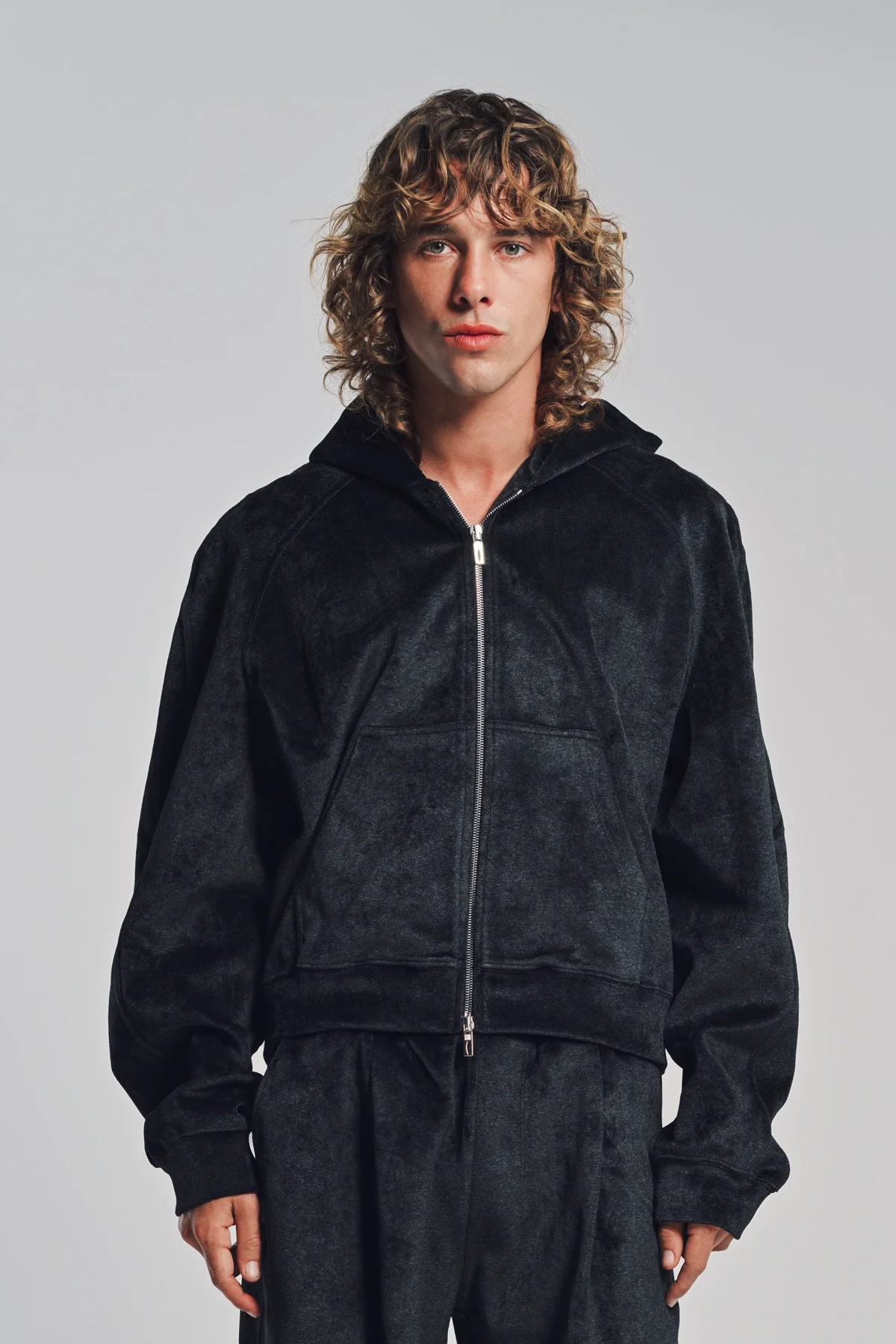LOUIS GABRIEL NOUCHI | VELVET SWEATSHIRT - Image 2