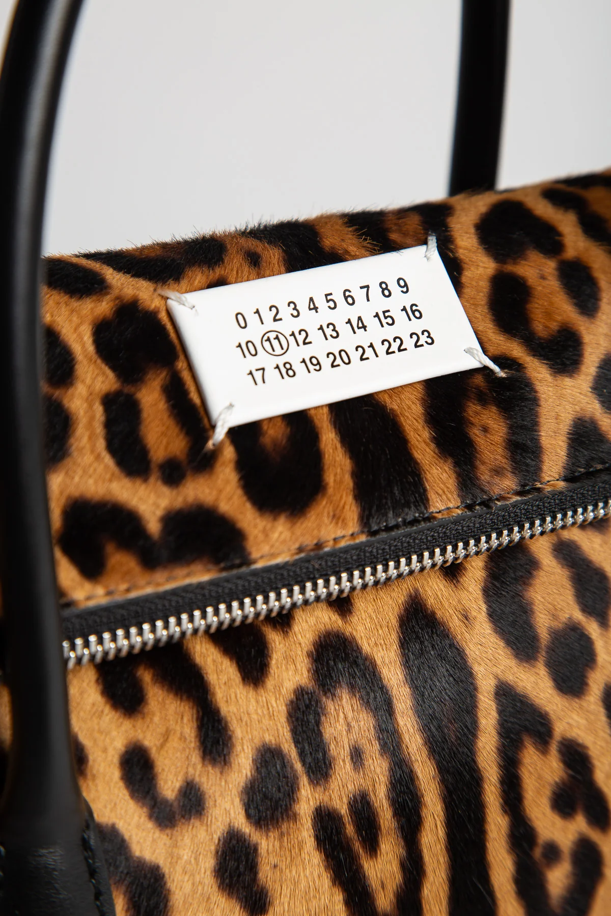 MAISON MARGIELA | 5AC LOVED TO DEATH EAST WEST BAG - Image 4