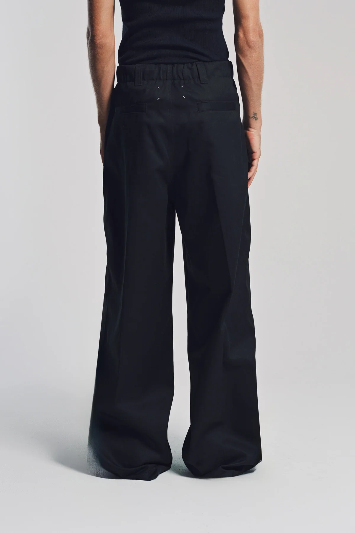 MAISON MARGIELA | SKATER CHINO TROUSERS - Image 4