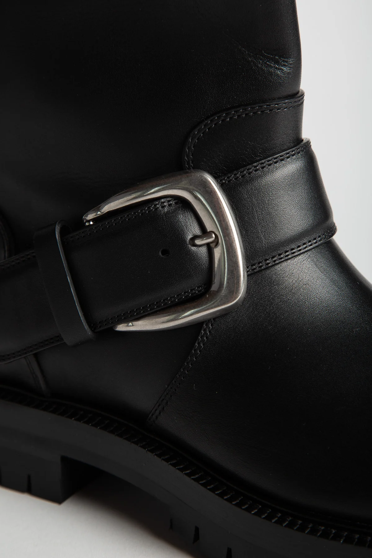 MAISON MARGIELA | TABI COUNTY BUCKLE ANKLE BOOTS - Image 5
