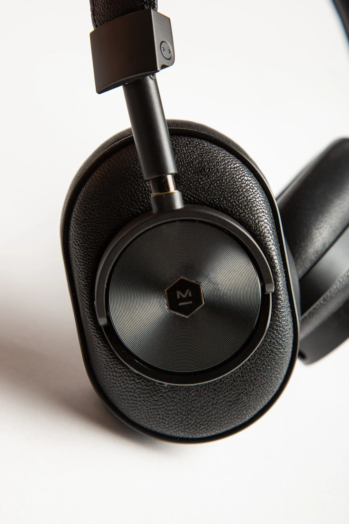 MASTER & DYNAMIC | MW60 WIRELESS HEADPHONES - Image 3
