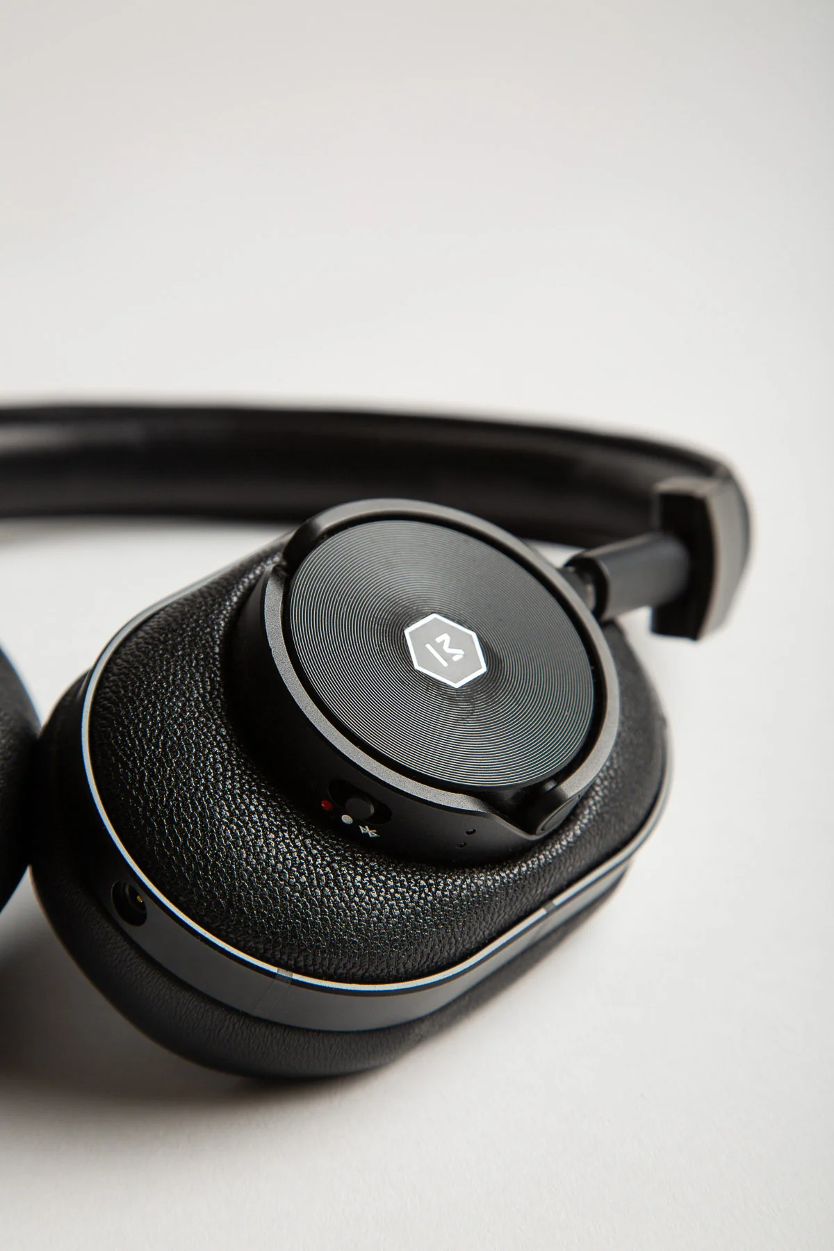 MASTER & DYNAMIC | MW60 WIRELESS HEADPHONES - Image 4