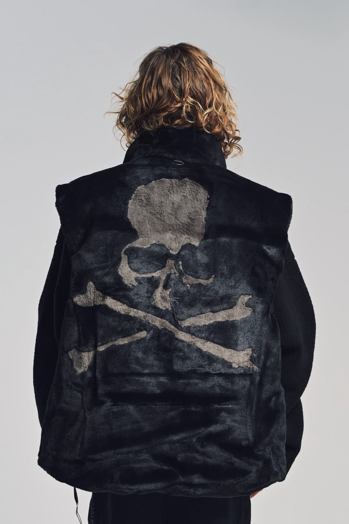 MASTERMIND | REVERSIBLE DOWN VEST - Image 4