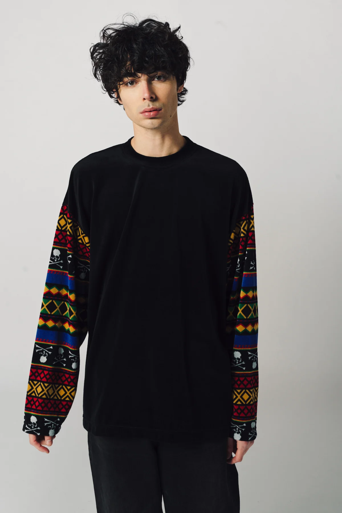 MASTERMIND | SWITCHED VELOUR LONG SLEEVE TEE - Image 2