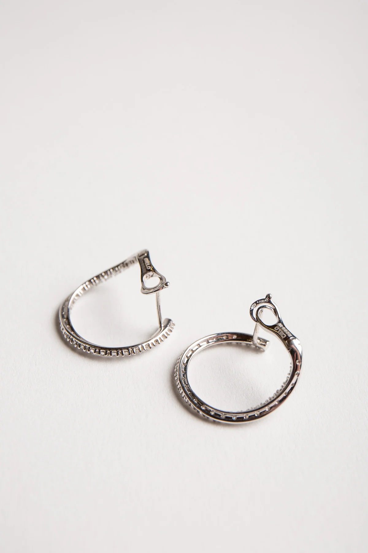 MATTIA CIELO | SMALL DIAMOND HOOPS - Image 3