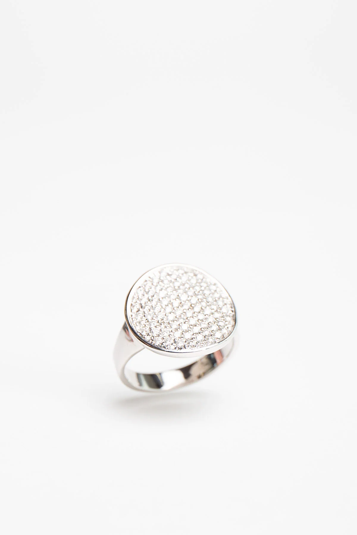 MAUD JEWELRY | 18K WHITE GOLD DIAMOND COIN RING