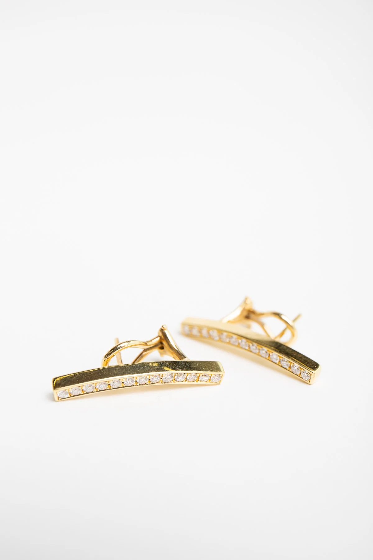 MAUD JEWELRY | DIAMOND GESTURE EARRINGS - Image 2