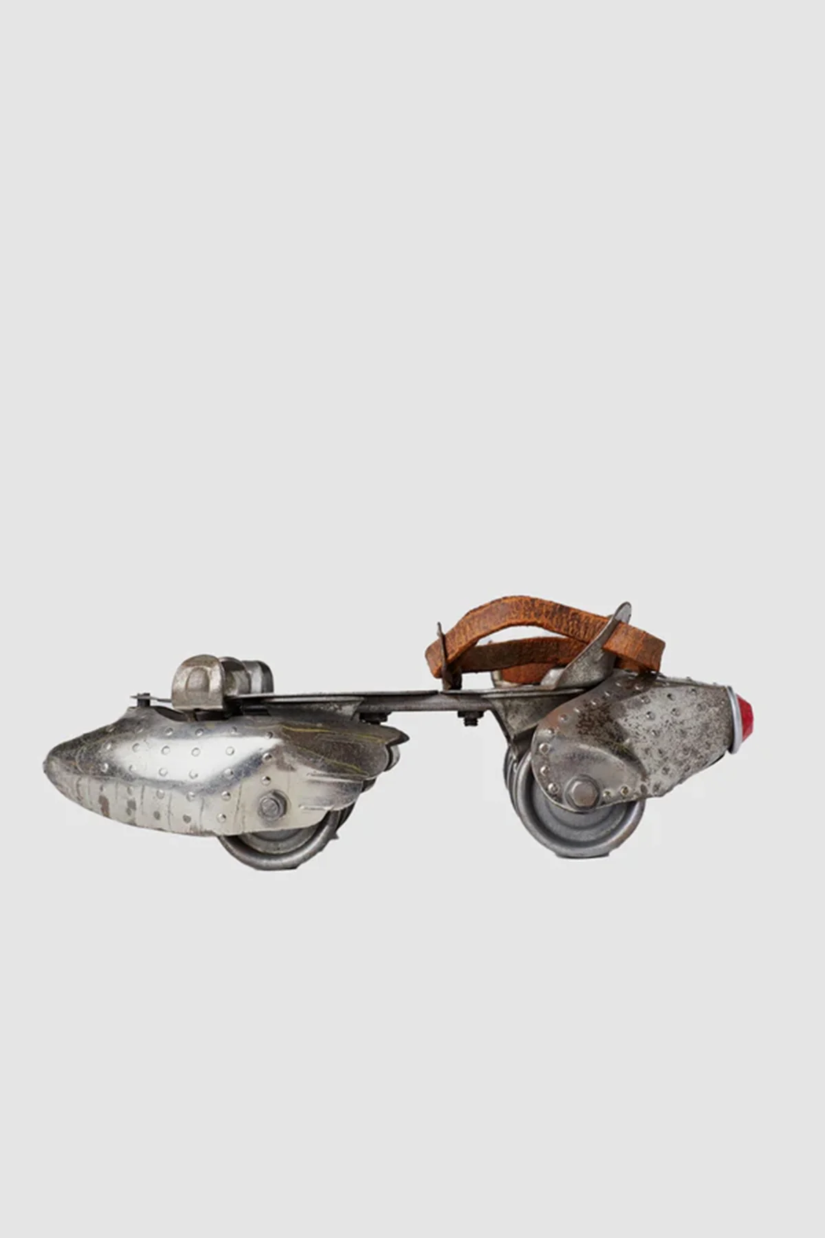 MAXFIELD PRIVATE COLLECTION | 1930'S  BUCK ROGERS 25TH CENTURY ROLLER SKATES BY LOUIS MARX & CO - Image 2