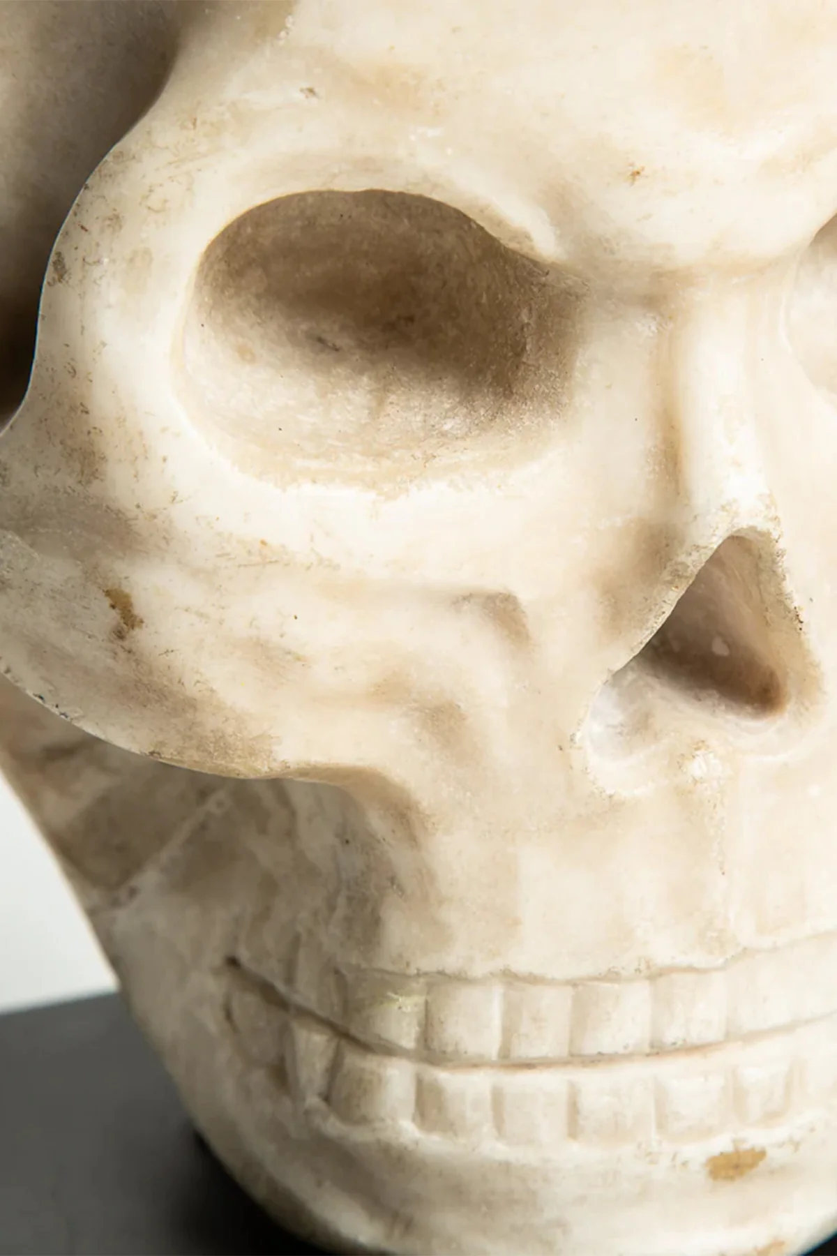 MAXFIELD PRIVATE COLLECTION | 19TH CENTURY MARBLE SKULL - Image 3