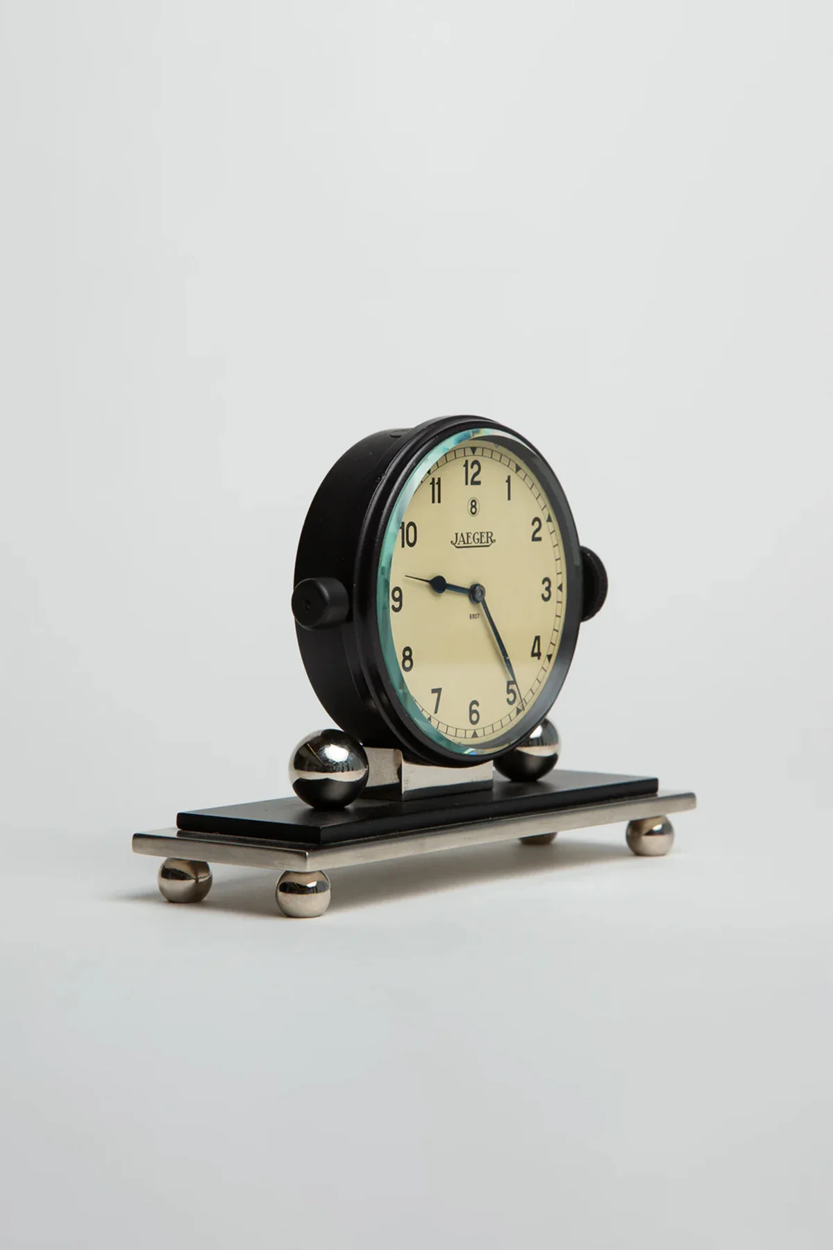 MAXFIELD PRIVATE COLLECTION | 1940'S JAEGER-LECOULTRE DESK CLOCK - Image 2