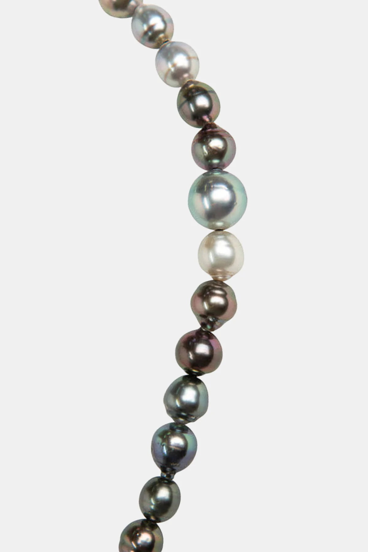 MAXFIELD PRIVATE COLLECTION | GRADIENT PEARL NECKLACE - Image 2