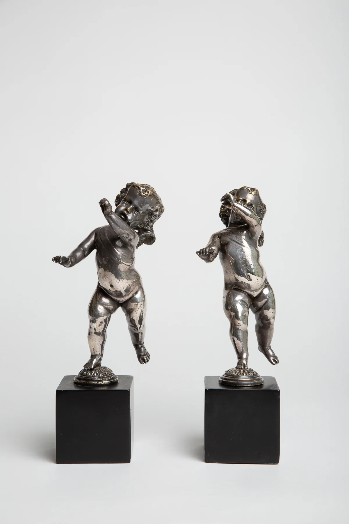 MAXFIELD PRIVATE COLLECTION | PAIR OF PUTTI BOOKENDS - Image 2