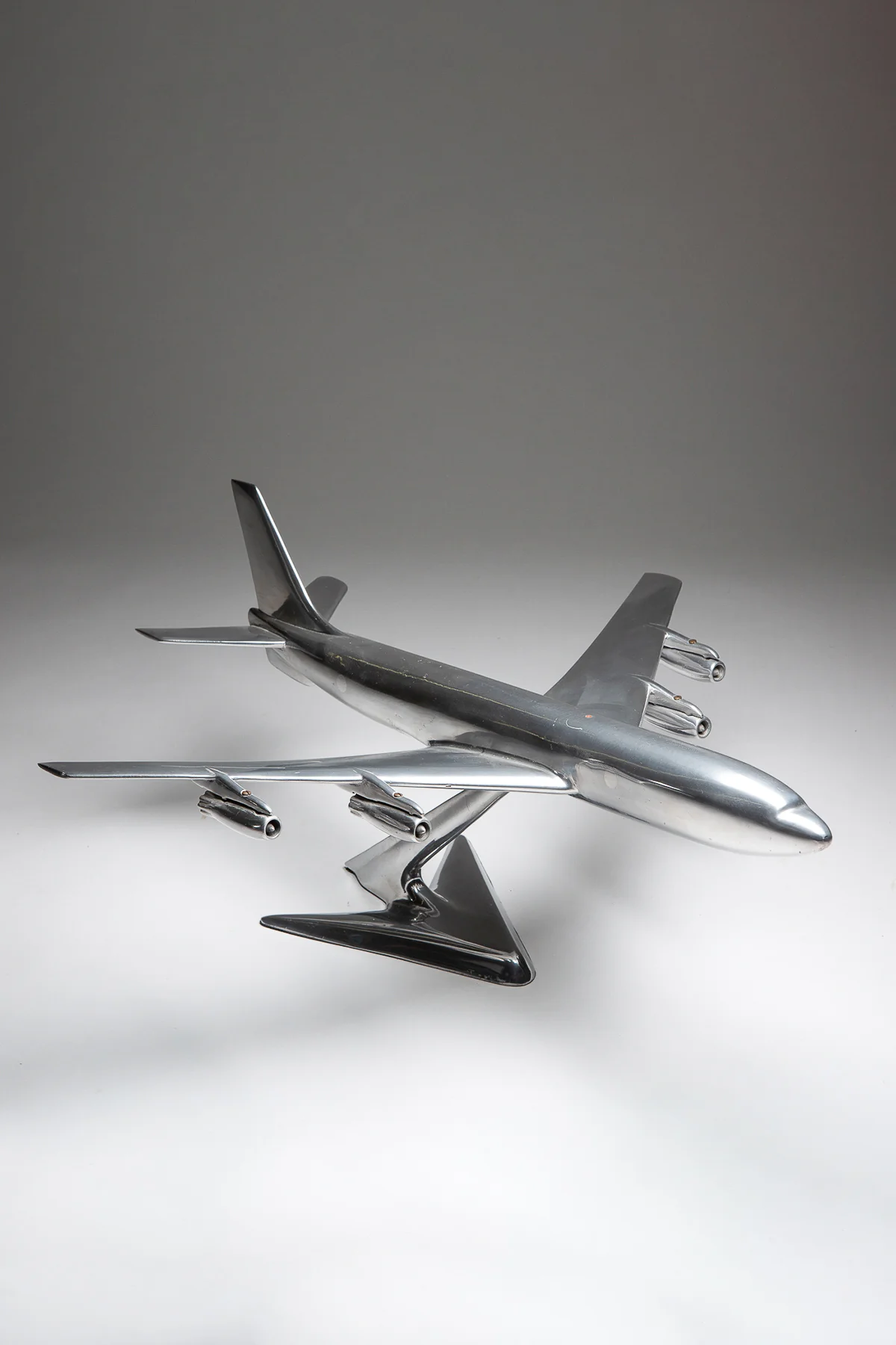 MAXFIELD PRIVATE COLLECTION | ROYAL AIR FORCE 707 MODEL AIRPLANE - Image 4