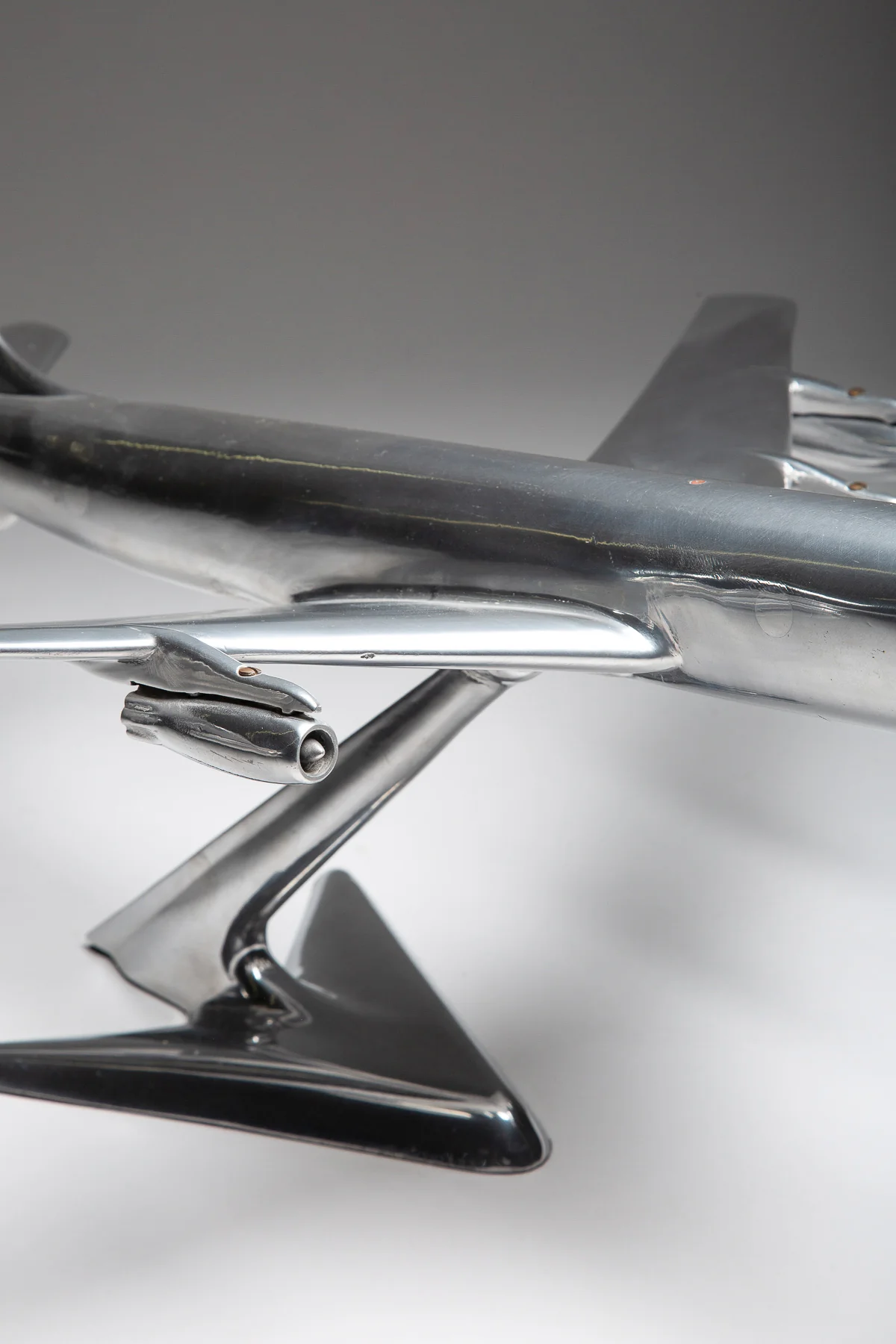 MAXFIELD PRIVATE COLLECTION | ROYAL AIR FORCE 707 MODEL AIRPLANE - Image 5