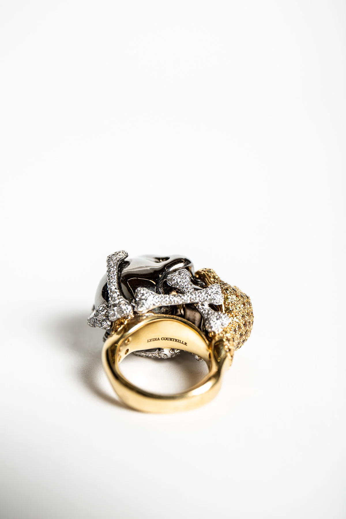 MAXFIELD PRIVATE COLLECTION | DIAMOND HAND SKULL RING - Image 4