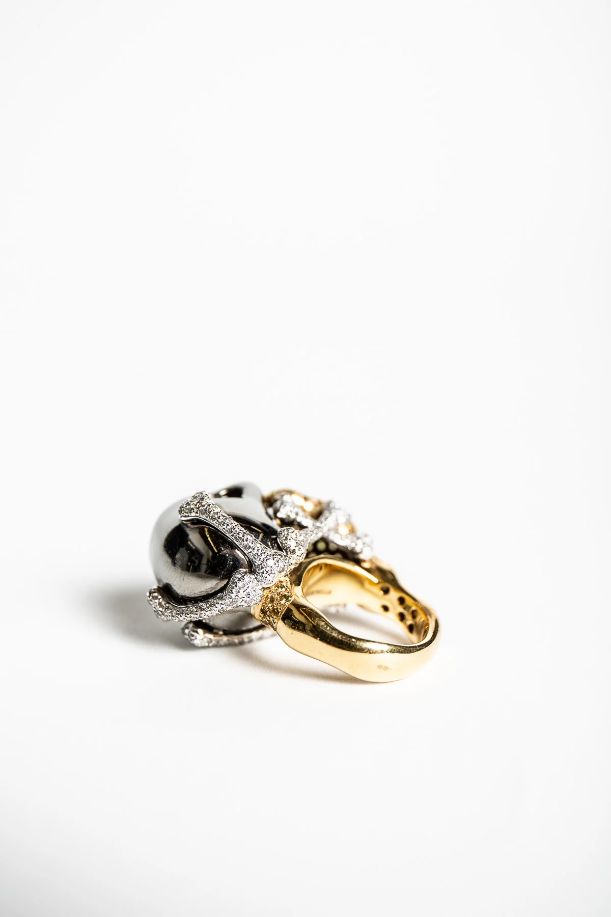 MAXFIELD PRIVATE COLLECTION | DIAMOND HAND SKULL RING - Image 5