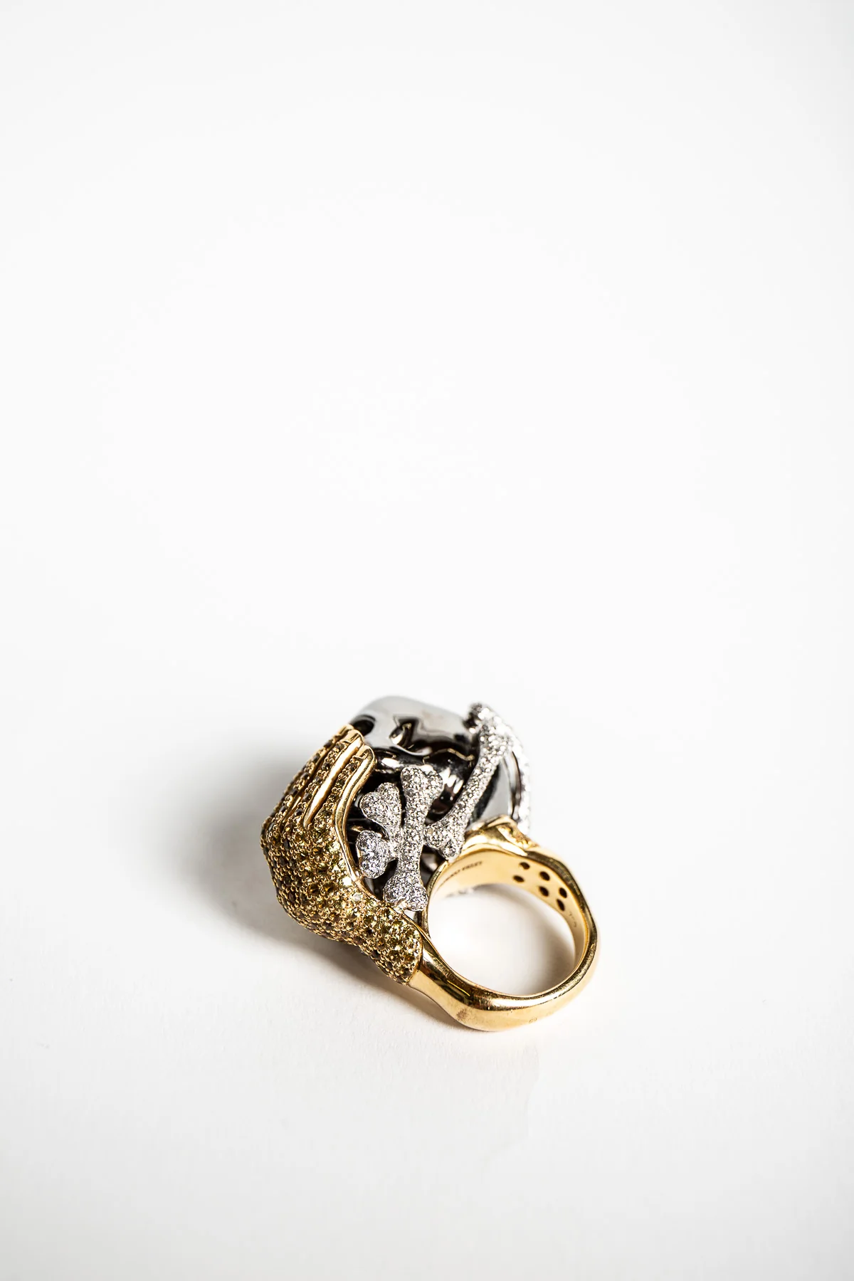 MAXFIELD PRIVATE COLLECTION | DIAMOND HAND SKULL RING - Image 6
