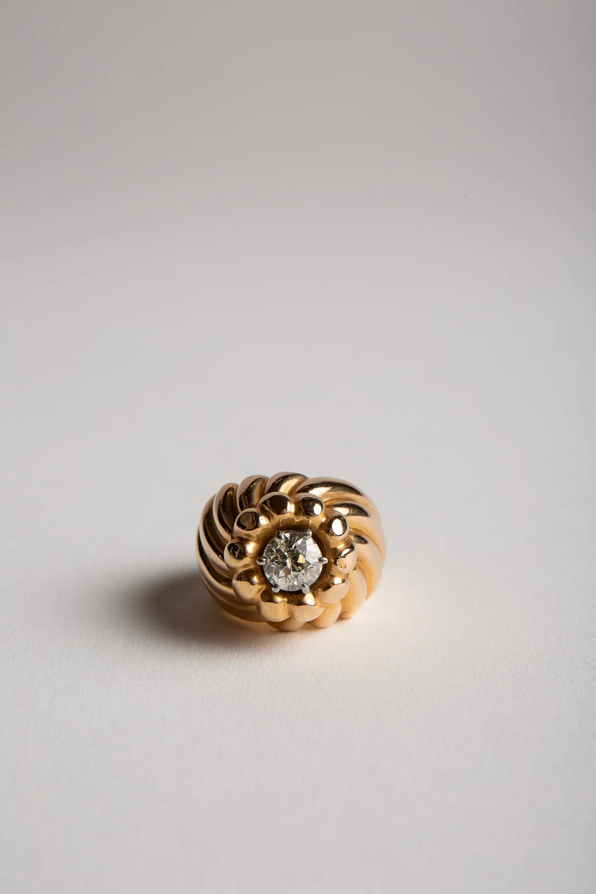 MAXFIELD PRIVATE COLLECTION | 1950'S FRENCH DIAMOND DOME RING - Image 2