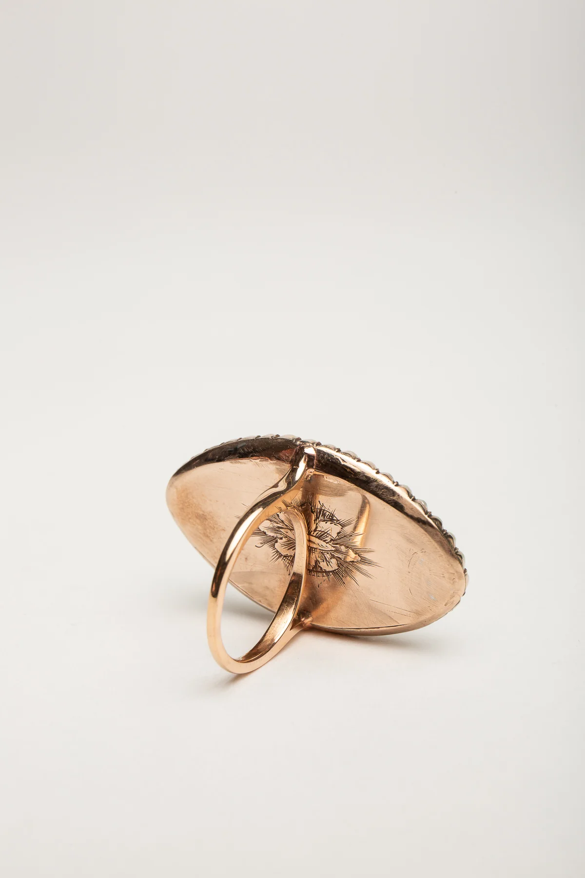 MAXFIELD PRIVATE COLLECTION | 1800'S PAINTED EYE PEARL RING - Image 3
