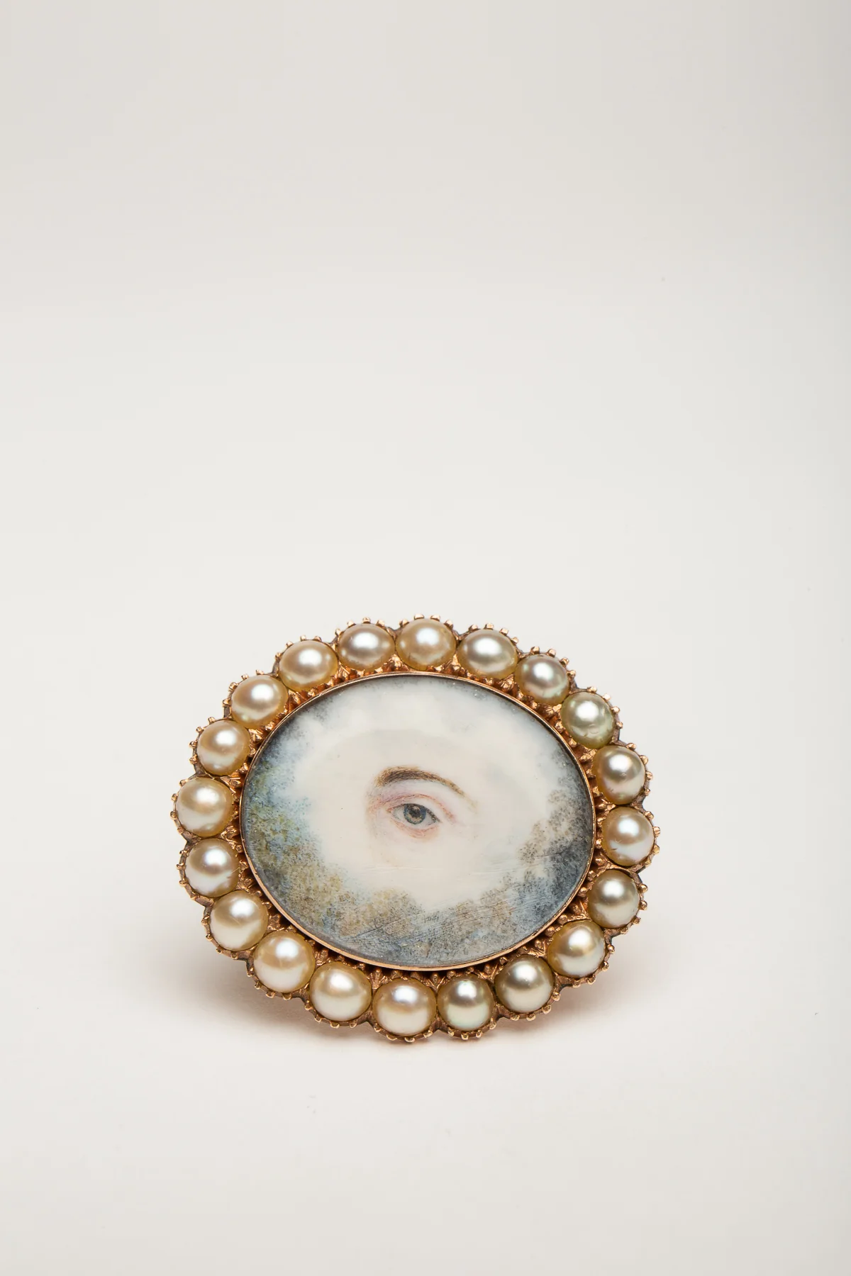 MAXFIELD PRIVATE COLLECTION | 1800'S PAINTED OVAL EYE PEARL RING - Image 2