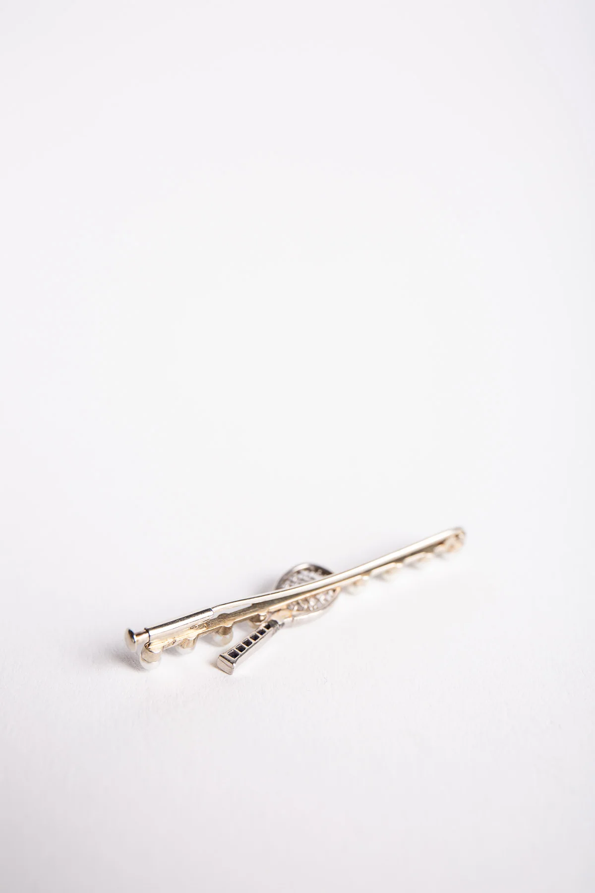 MAXFIELD PRIVATE COLLECTION | VINTAGE TENNIS RACKET BROOCH - Image 3