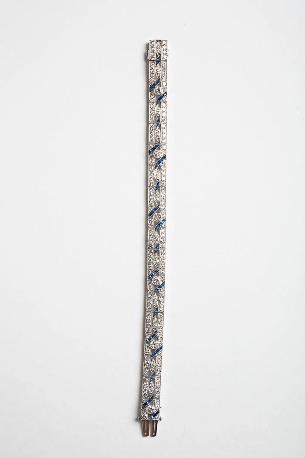 MAXFIELD PRIVATE COLLECTION | 1930'S SAPPHIRE & DIAMOND BRACELET - Image 2