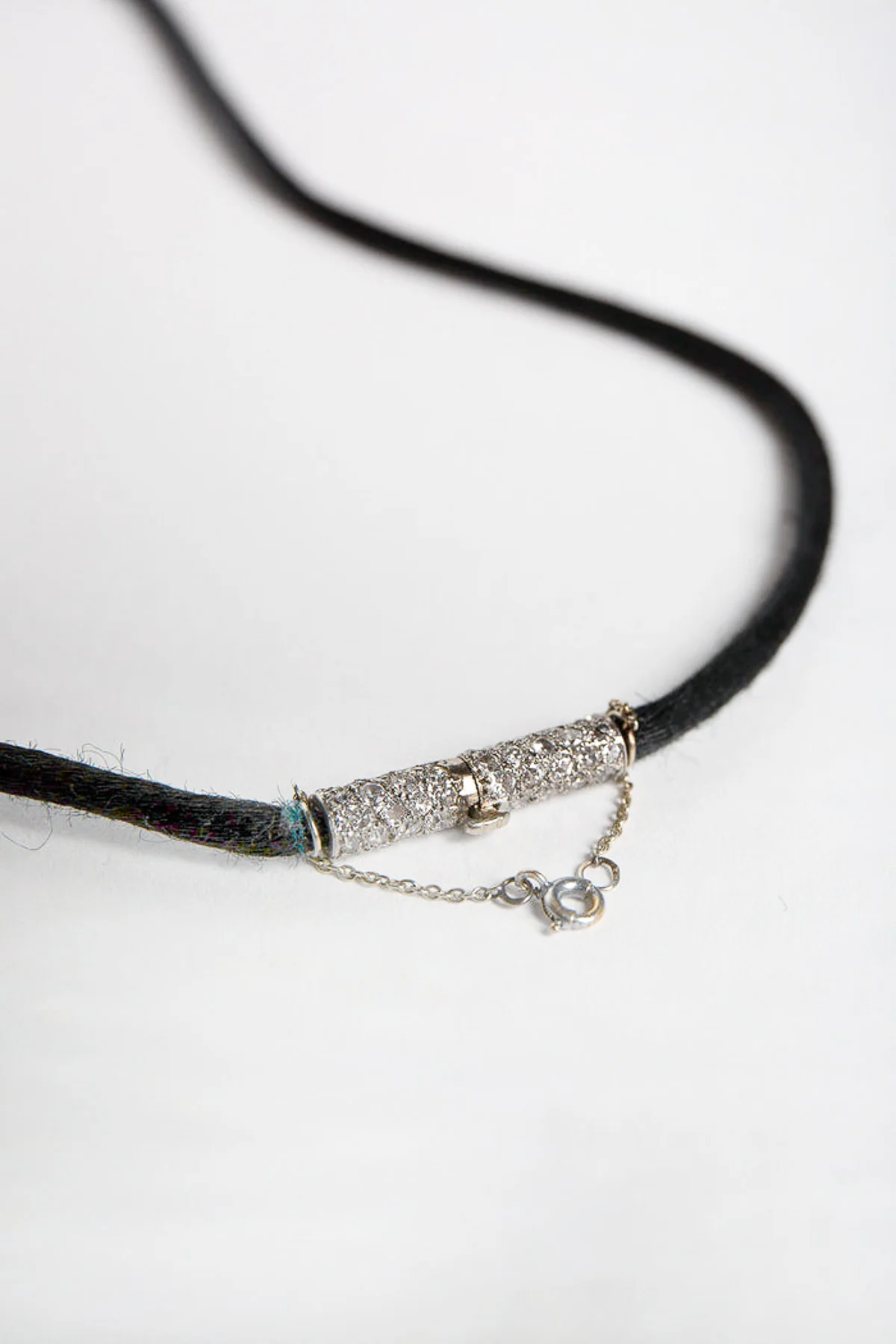 MAXFIELD PRIVATE COLLECTION | 1940'S DIAMOND CROSS NECKLACE - Image 4