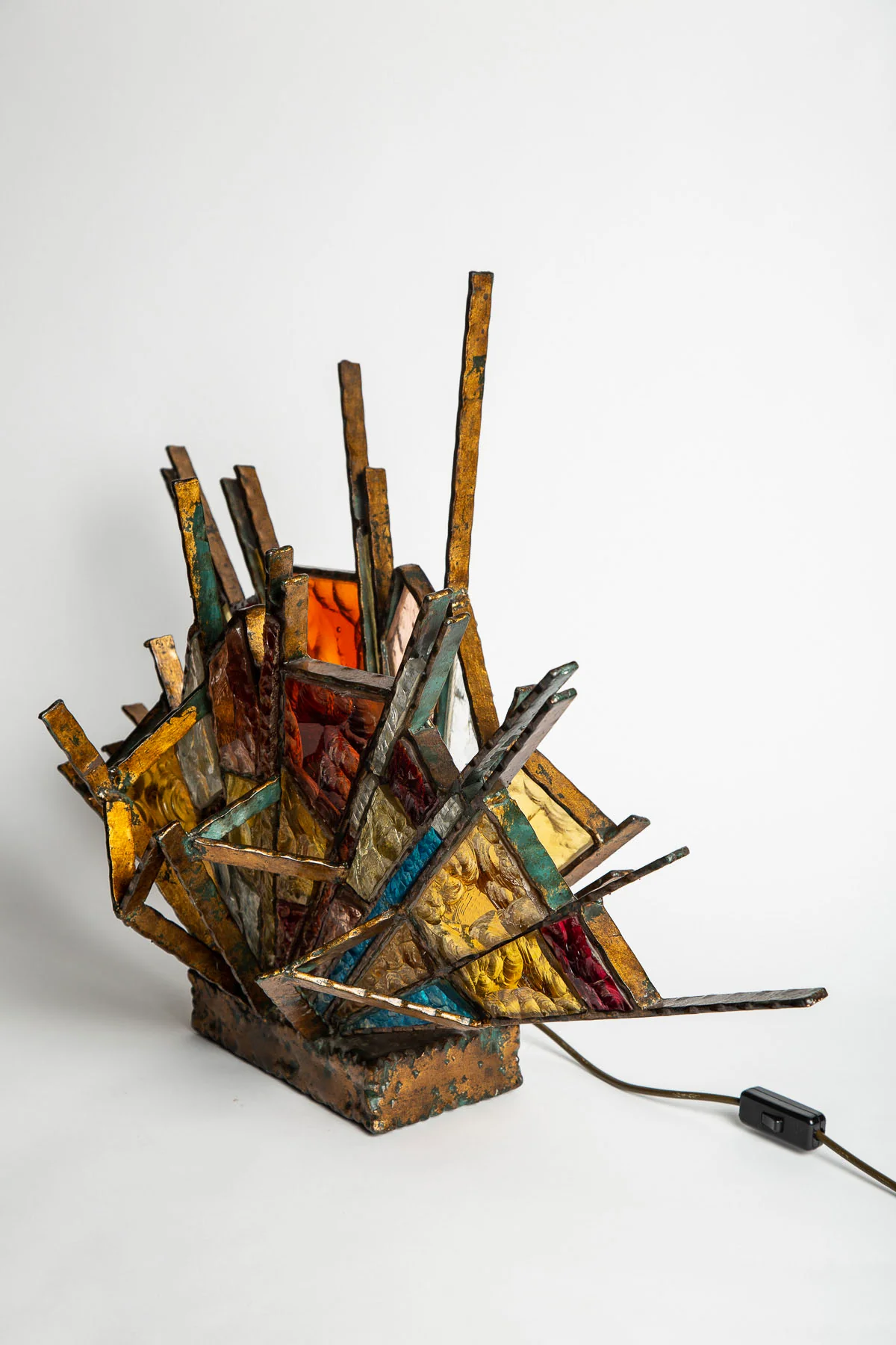 MAXFIELD PRIVATE COLLECTION | 1960S BRUTALIST POLIARTE TABLE LAMP - Image 4