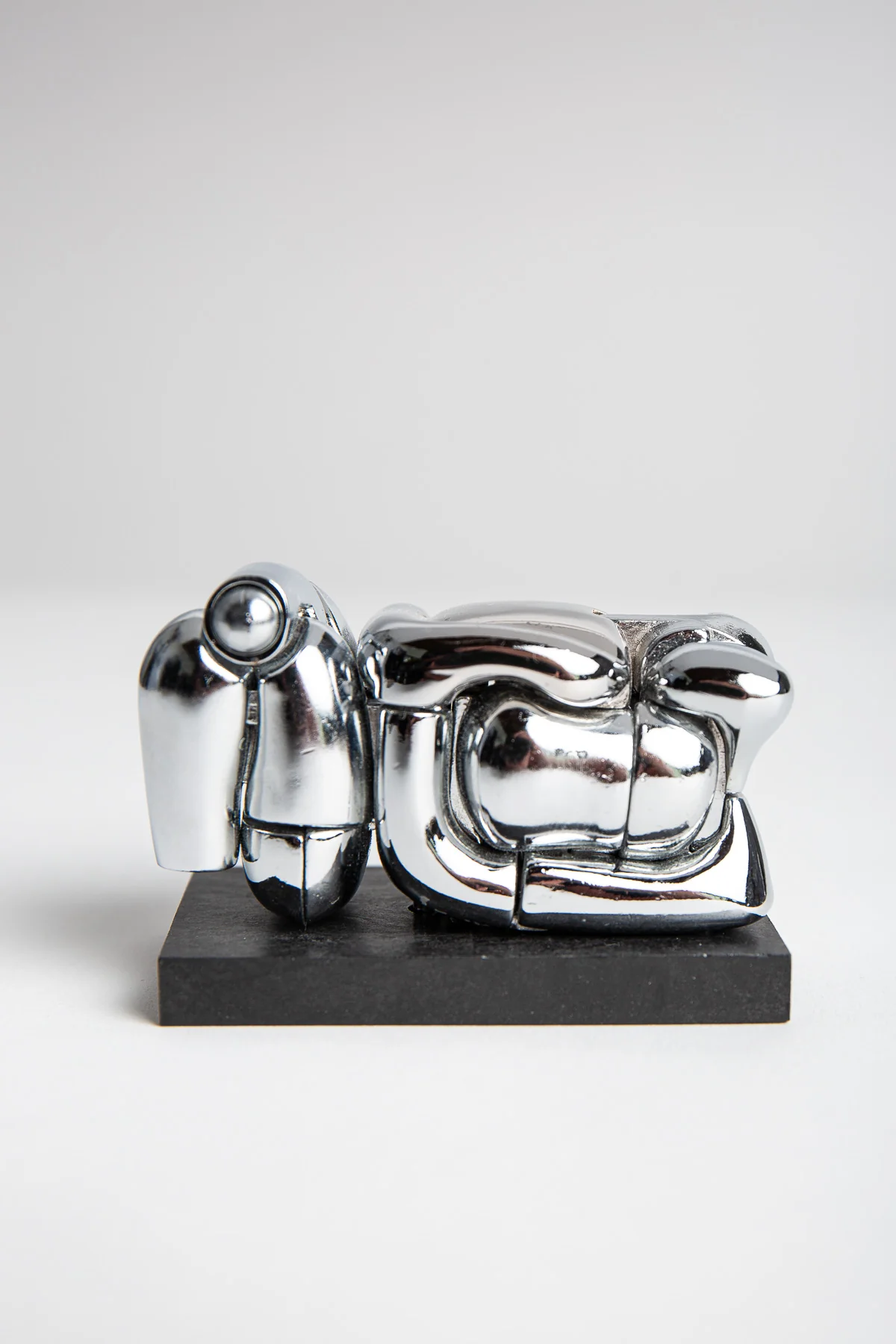 MAXFIELD PRIVATE COLLECTION | 1968 MINI MARIA STATUE - Image 3