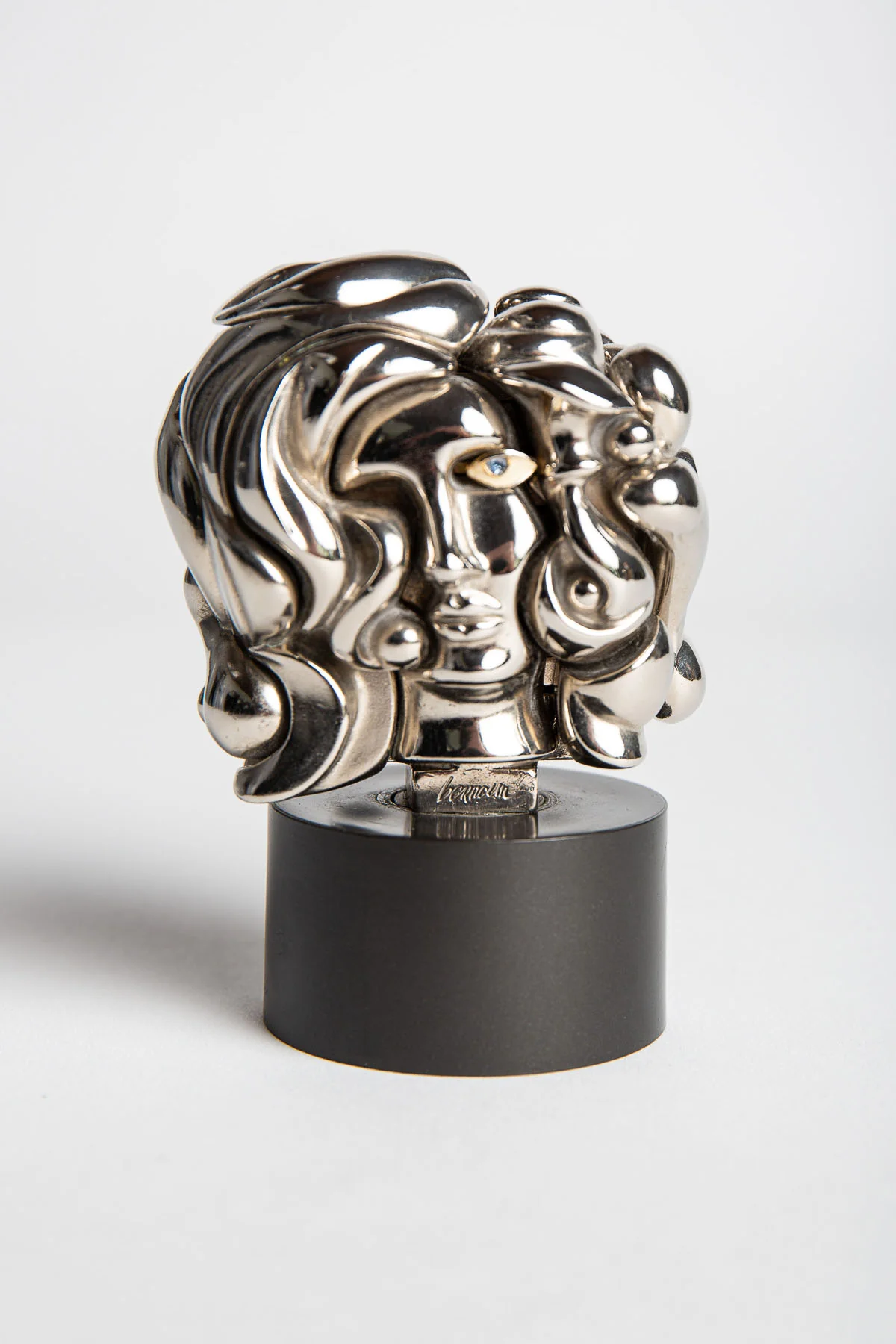 MAXFIELD PRIVATE COLLECTION | 1968 PORTRAIT DE MICHELE STATUE