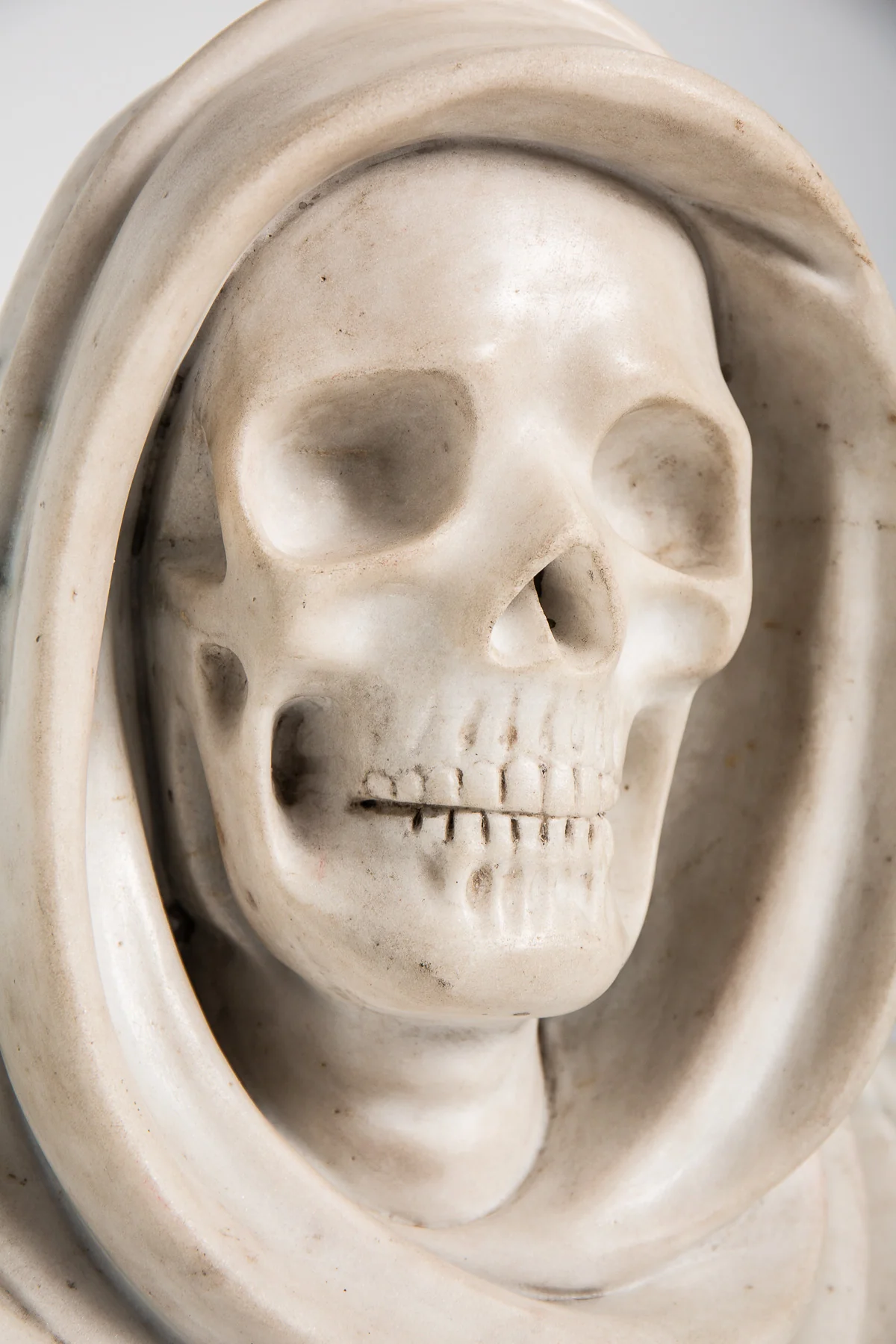 MAXFIELD PRIVATE COLLECTION | 20TH CENTURY MEMENTO MORI BUST - Image 3