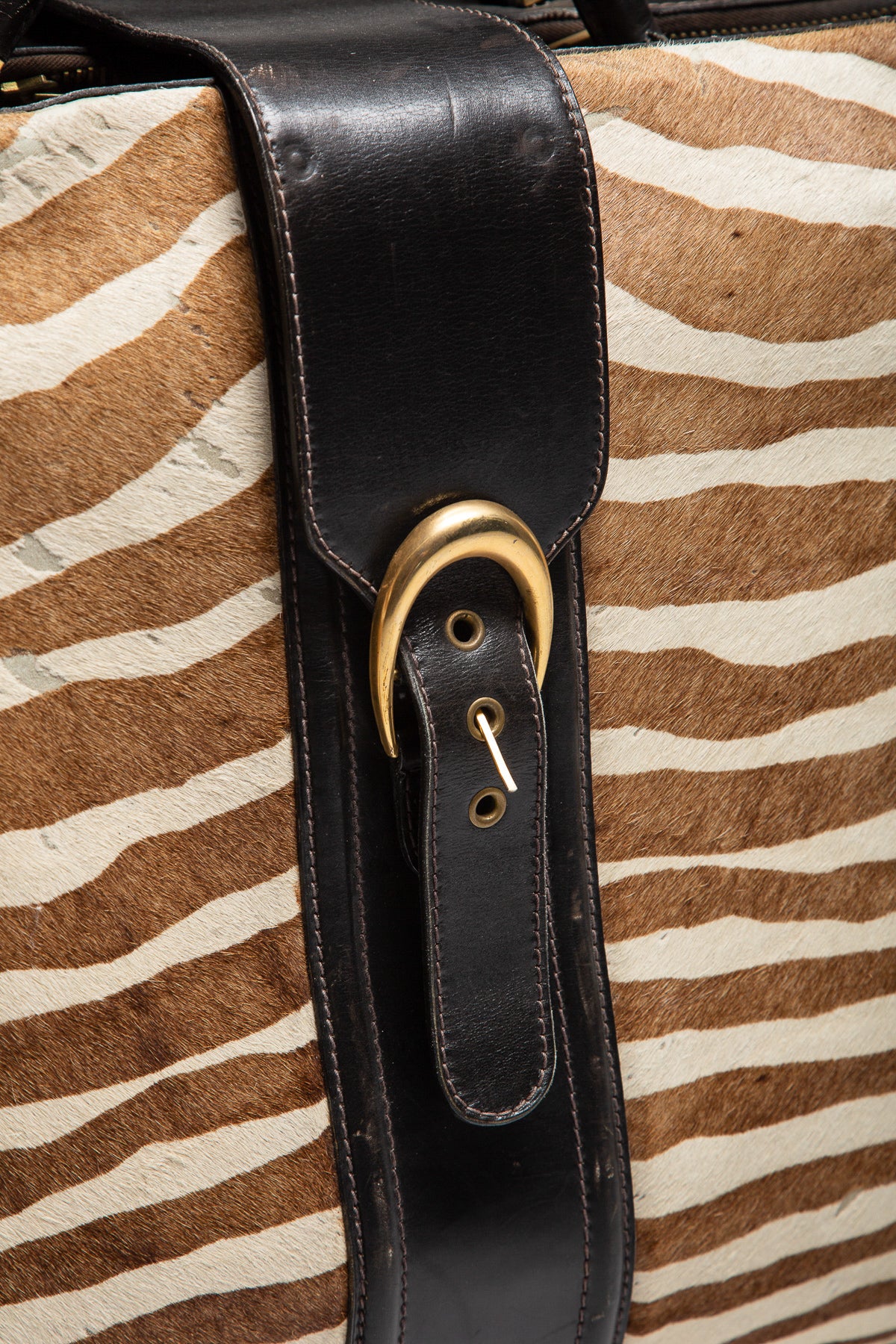 MAXFIELD PRIVATE COLLECTION | 1950'S GUCCI ZEBRA SUITCASE - Image 2