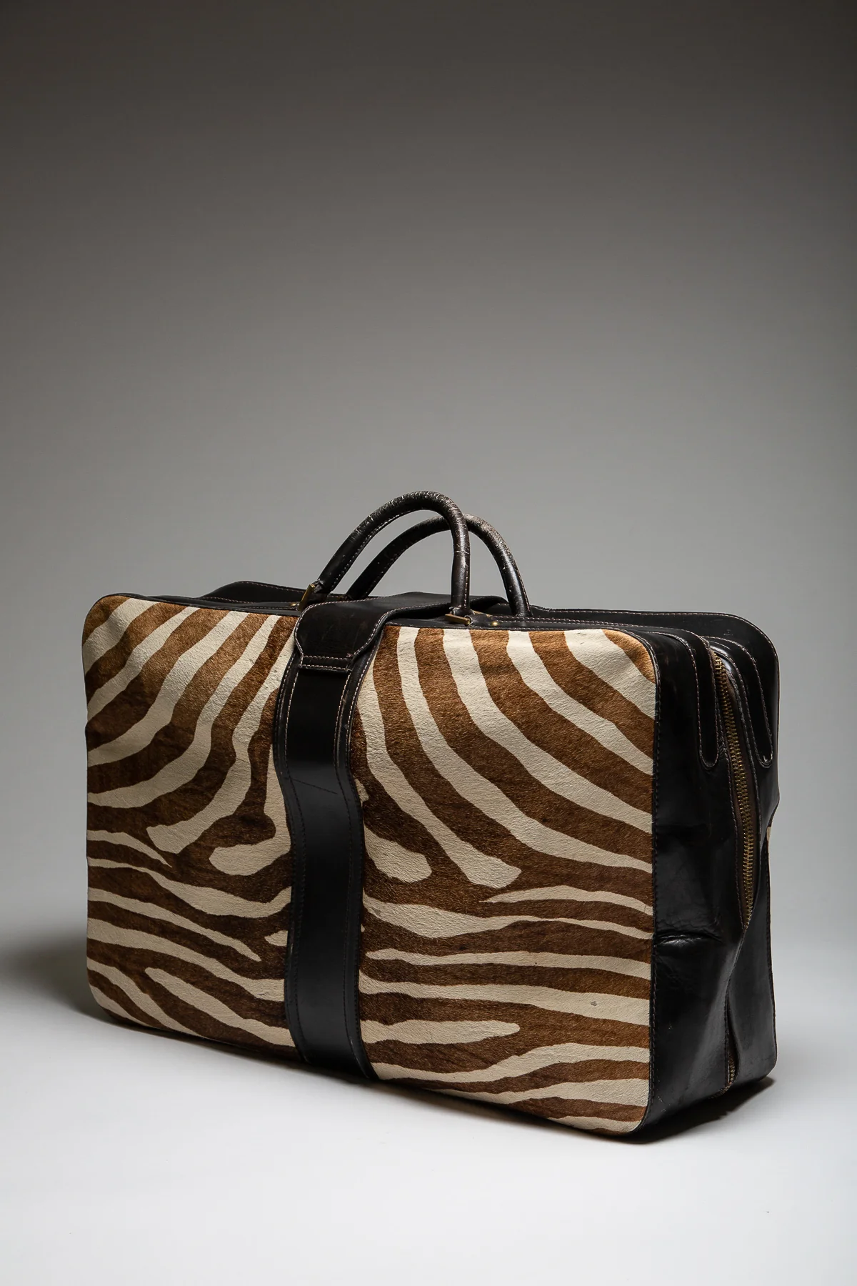 MAXFIELD PRIVATE COLLECTION | 1950'S GUCCI ZEBRA SUITCASE - Image 3