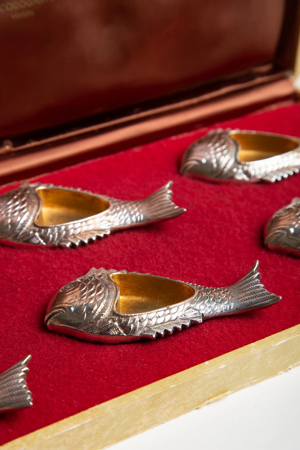 MAXFIELD PRIVATE COLLECTION | 1940'S ATTILIO CODOGNATO SET OF 12 VENETIAN SILVER SALT CELLARS - Image 4