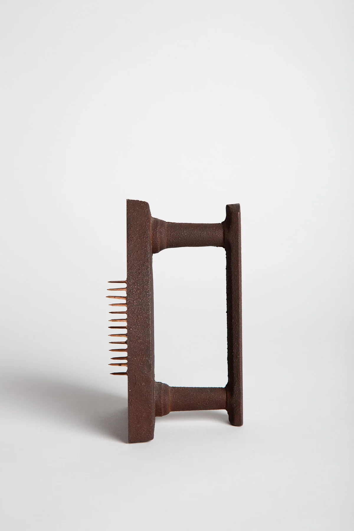 MAXFIELD PRIVATE COLLECTION | MAN RAY CADEAU 1921/1974 IRON - Image 2