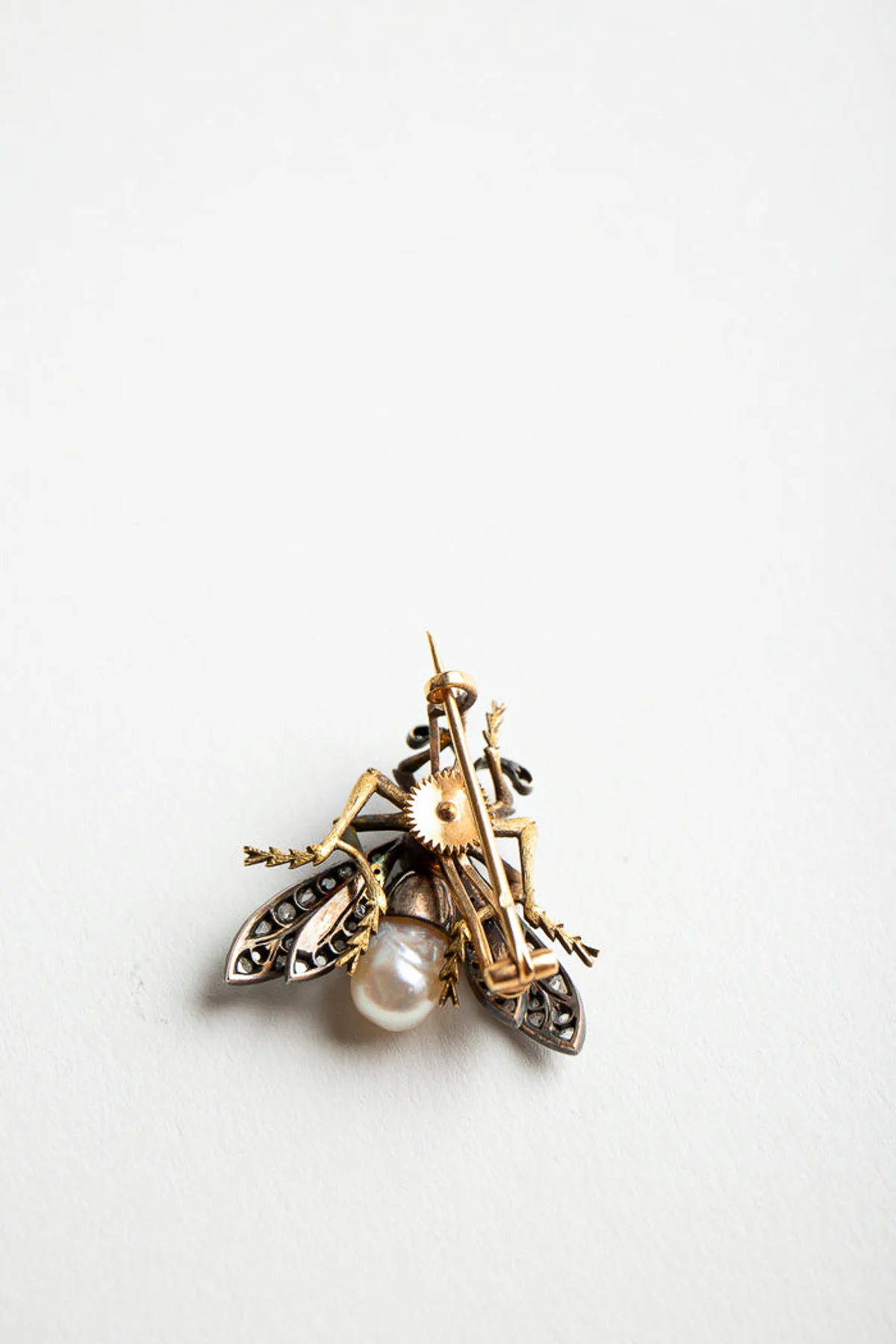 MAXFIELD PRIVATE COLLECTION | VINTAGE PEARL DIAMOND FLY BROOCH - Image 4