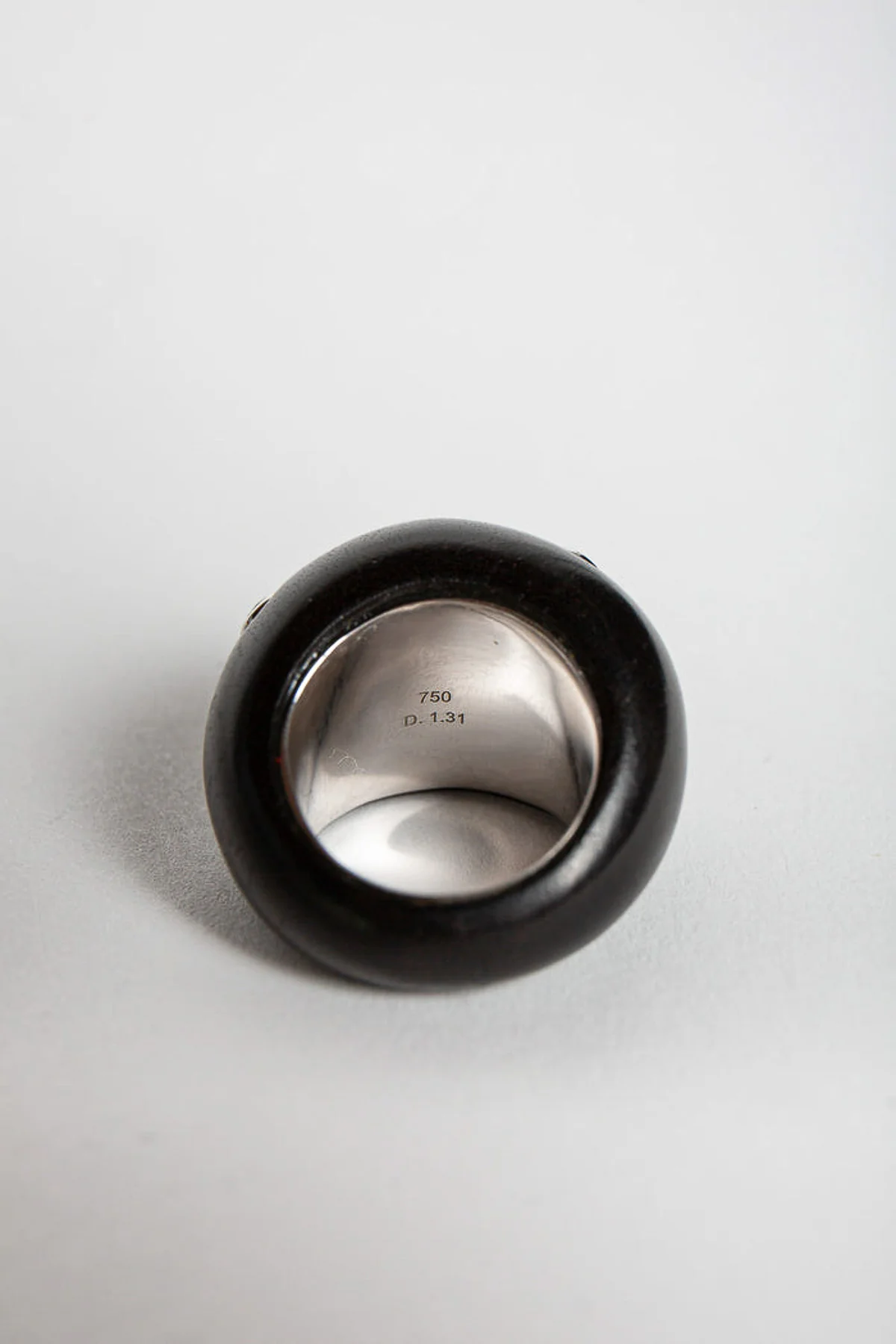 MAXFIELD PRIVATE COLLECTION | VINTAGE EBONY RING - Image 4