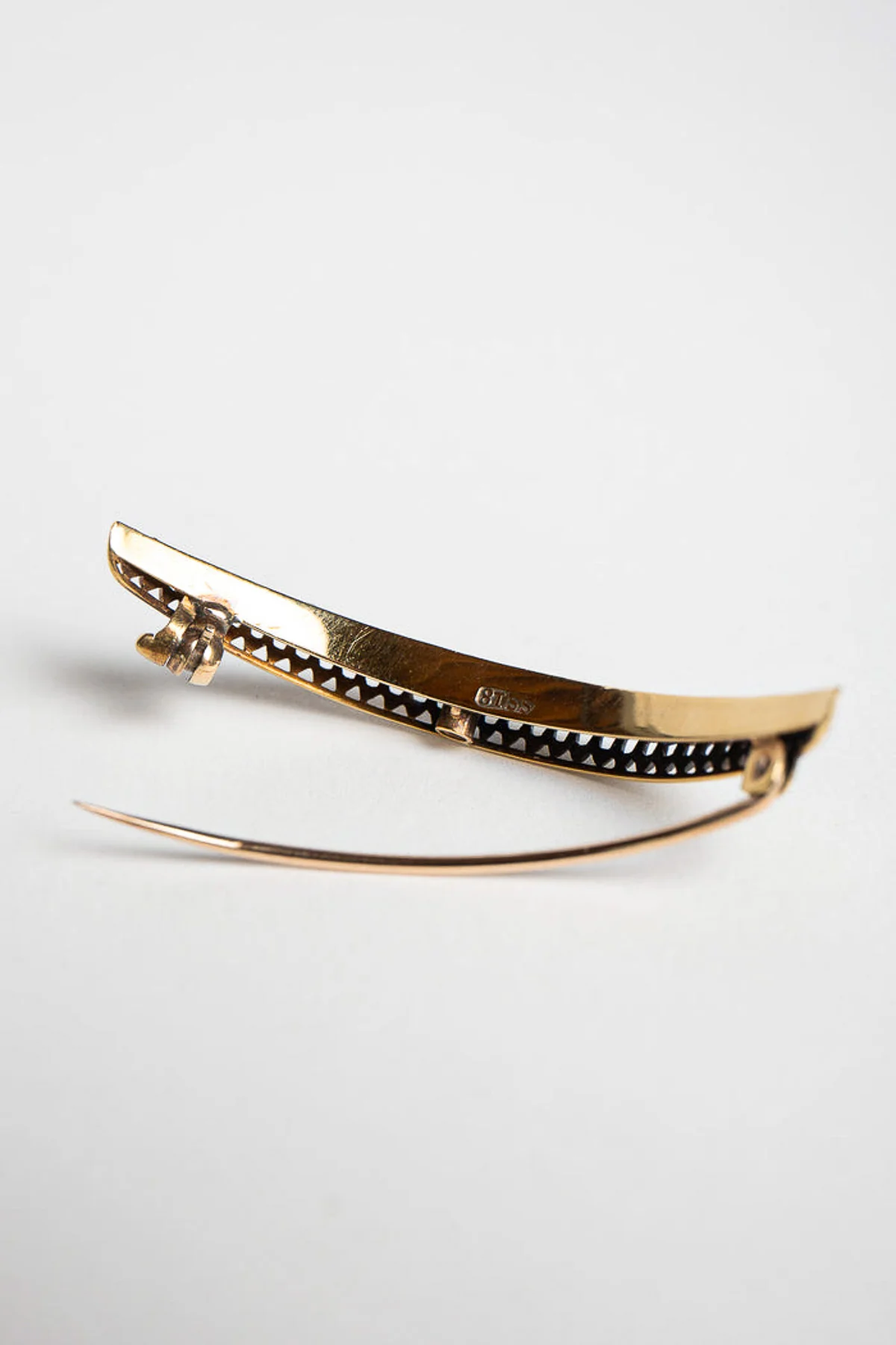 MAXFIELD PRIVATE COLLECTION | VINTAGE SAPPHIRE & DIAMOND BROOCH - Image 4