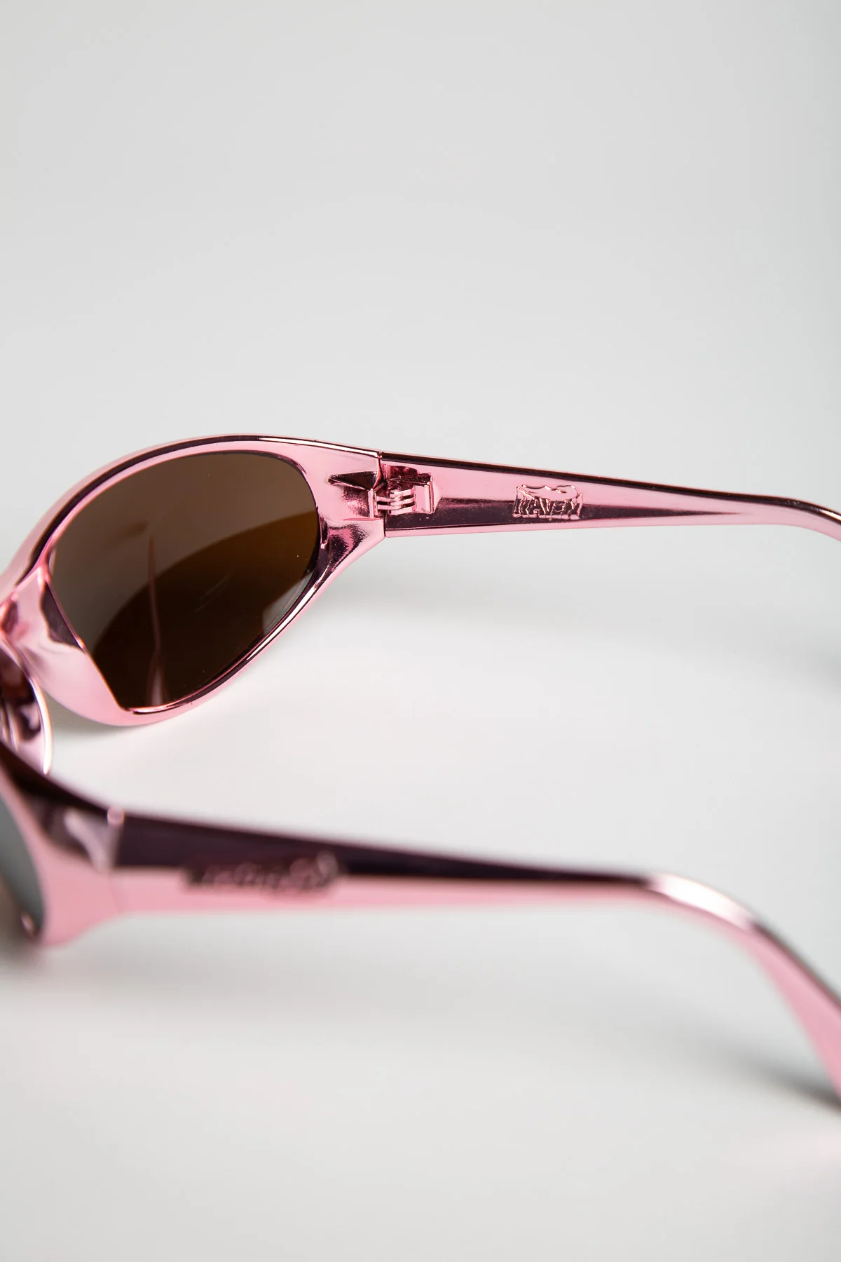MAXFIELD VINTAGE | 1990'S ARNETTE RAVEN SUNGLASSES - Image 3