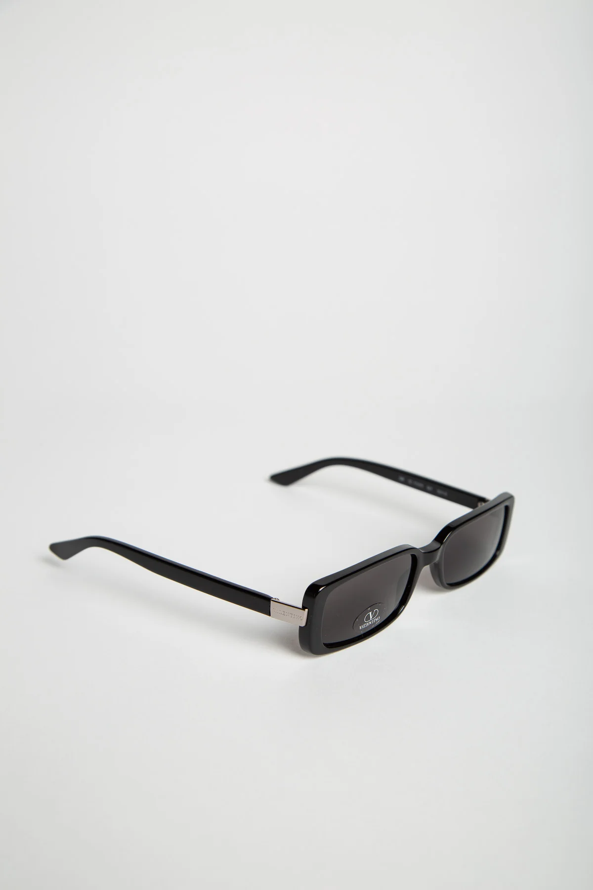 MAXFIELD VINTAGE | 2000'S VALENTINO 5105 SUNGLASSES - Image 2