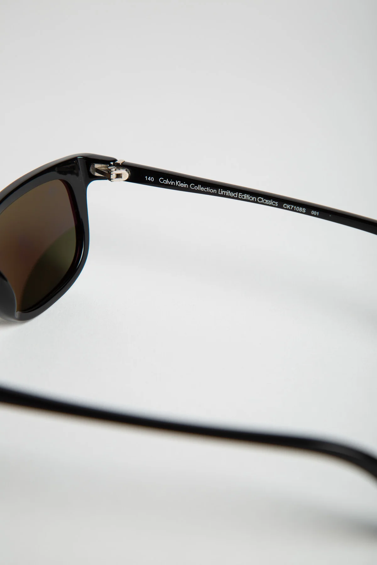 MAXFIELD VINTAGE | Y2K CALVIN KLEIN SUNGLASSES - Image 3