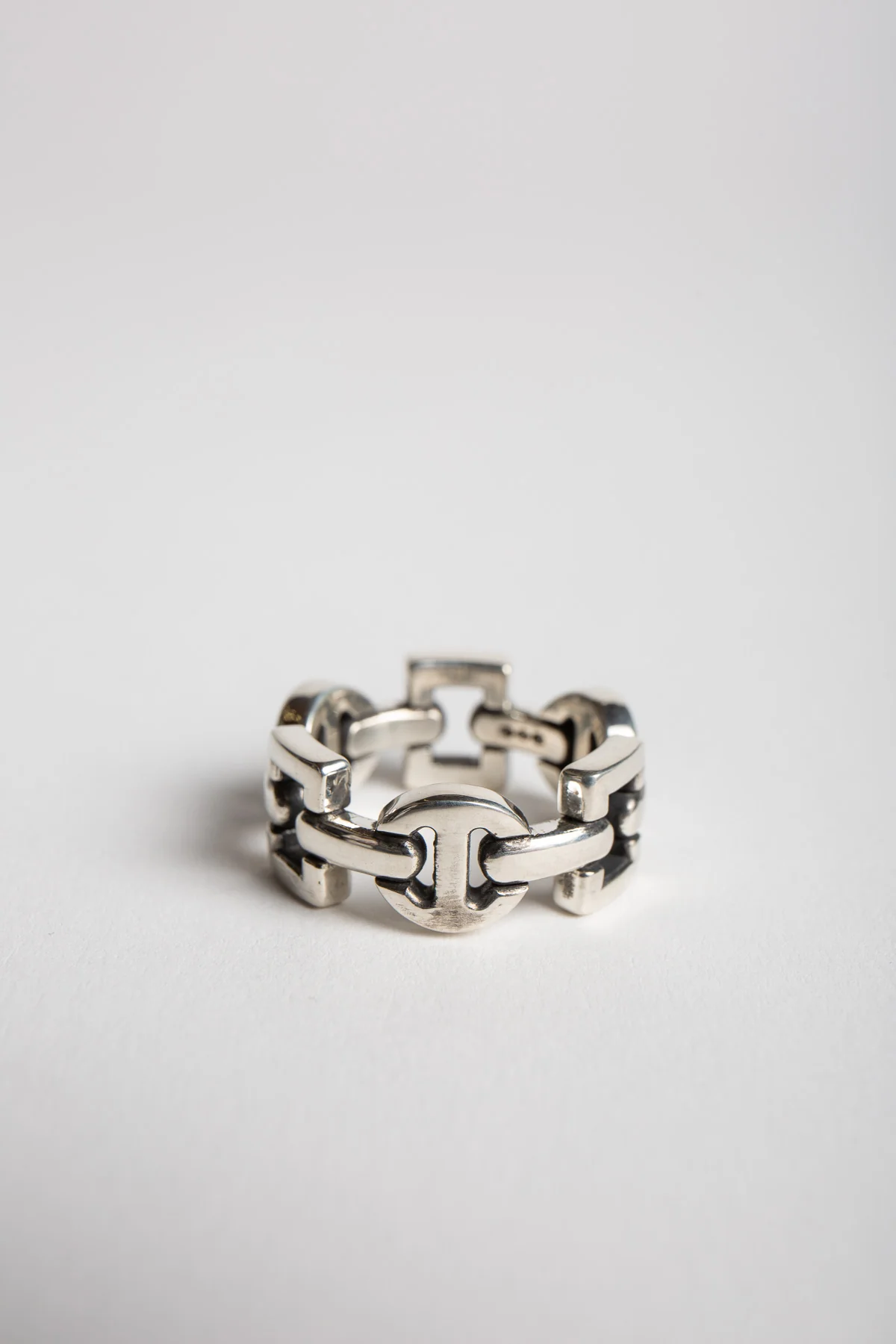 NAHMIAS | STERLING SILVER CLASSIC TRI-LINK RING - Image 2