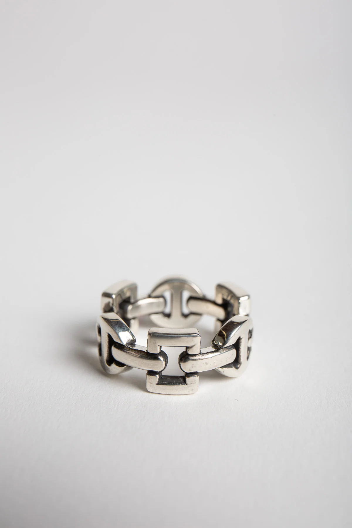 NAHMIAS | STERLING SILVER CLASSIC TRI-LINK RING - Image 3