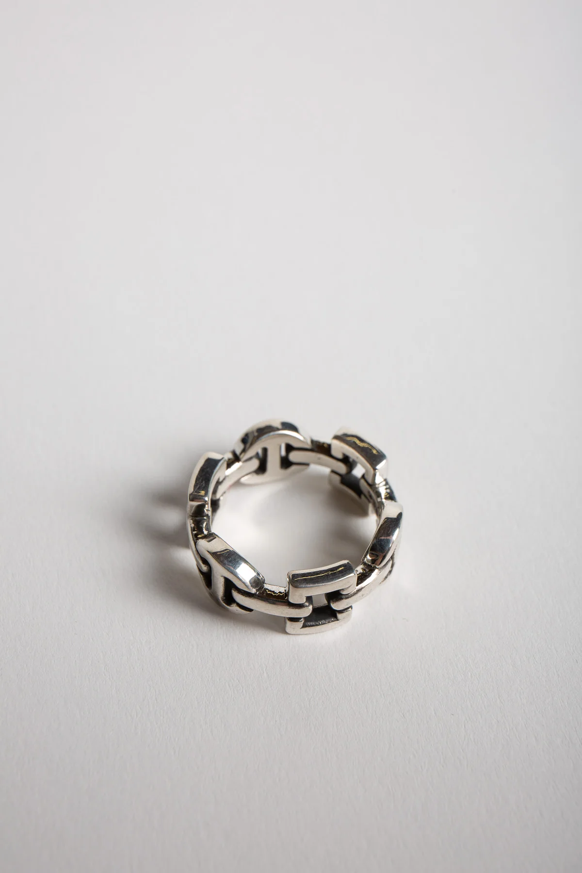 NAHMIAS | STERLING SILVER CLASSIC TRI-LINK RING - Image 4