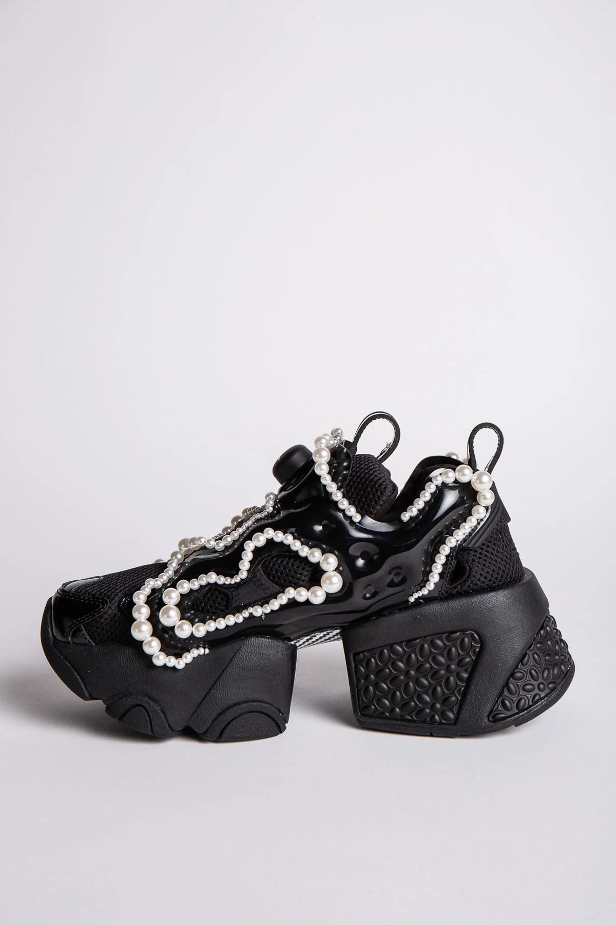 NOIR KEI NINOMIYA | REEBOK FLYING PEARL PUMP - Image 2