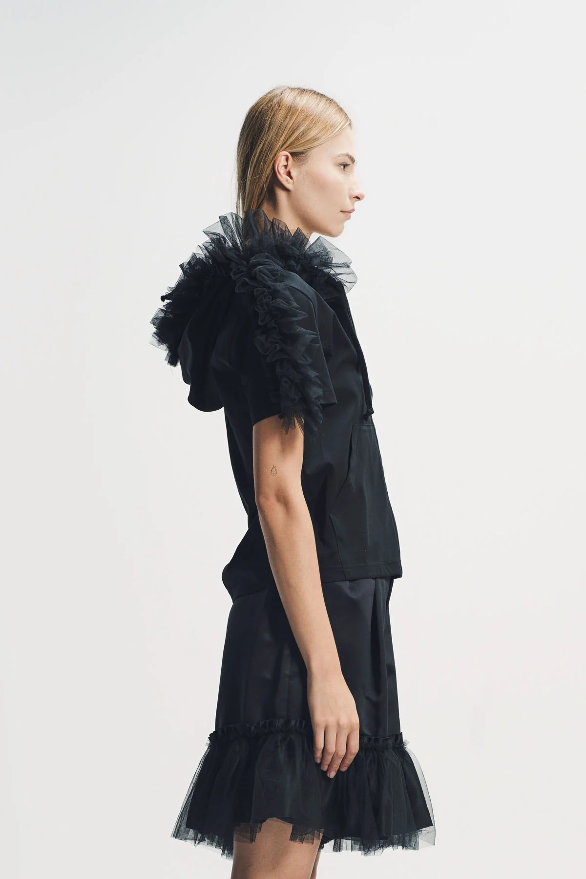 Noir Kei Ninomiya | Zip Tulle Short Sleeve Hoodie - Image 5