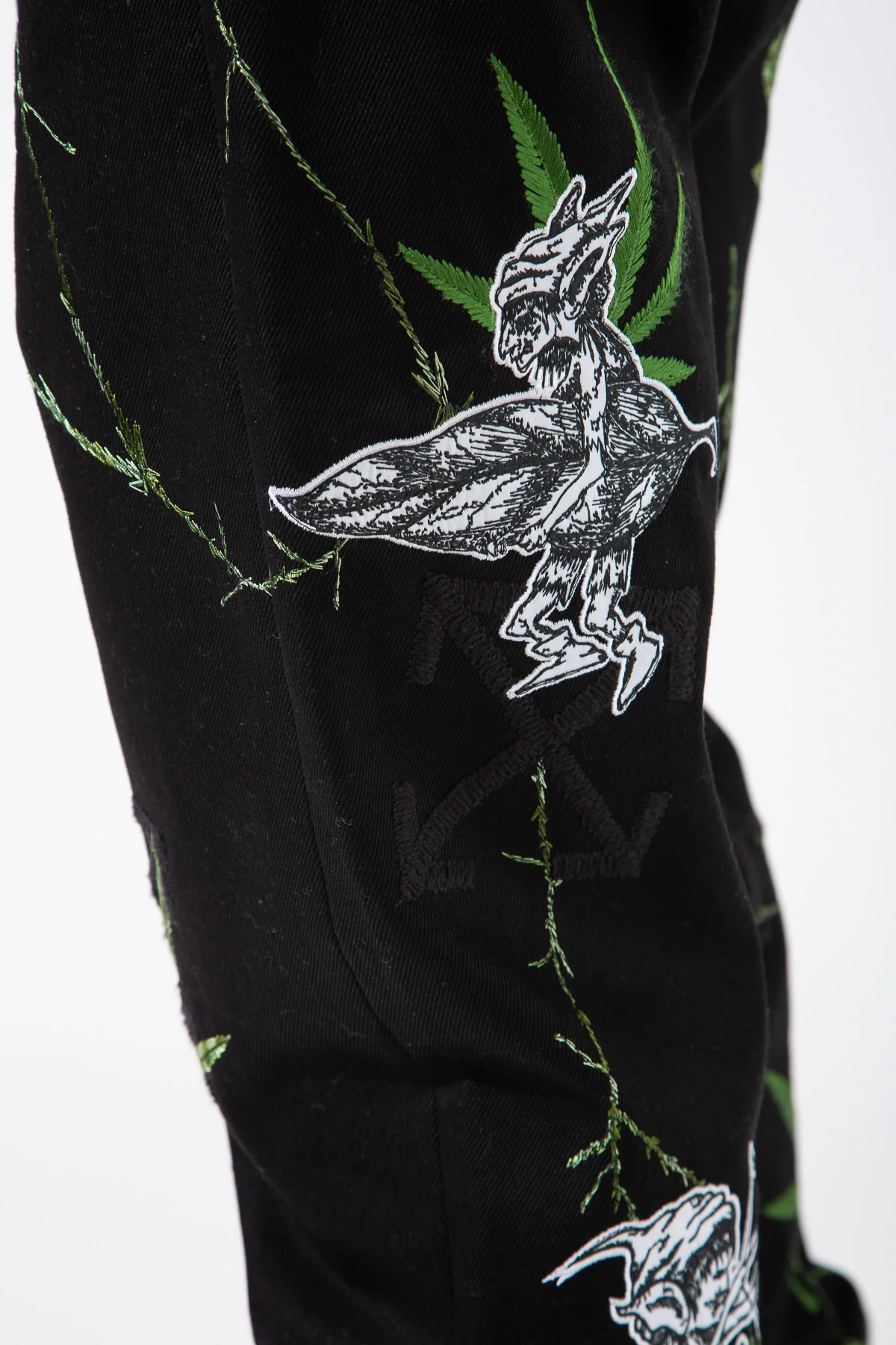 OFF-WHITE | WEED SKATE FIT JEANS - Image 4